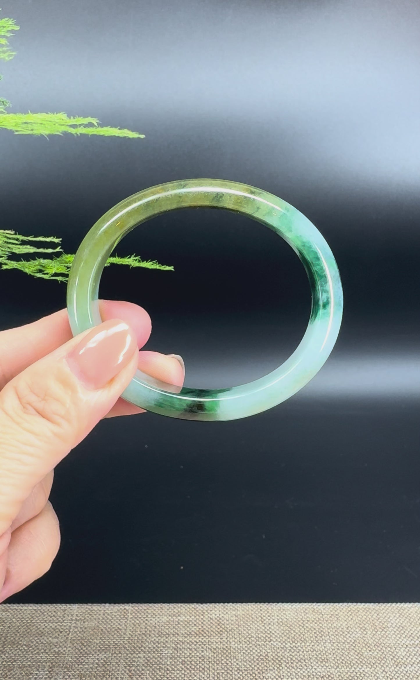 Load and play video in Gallery viewer, Genuine Burmese Yellow Blue Flower Jade Jadeite Bangle Bracelet ( 54.5mm*46)
