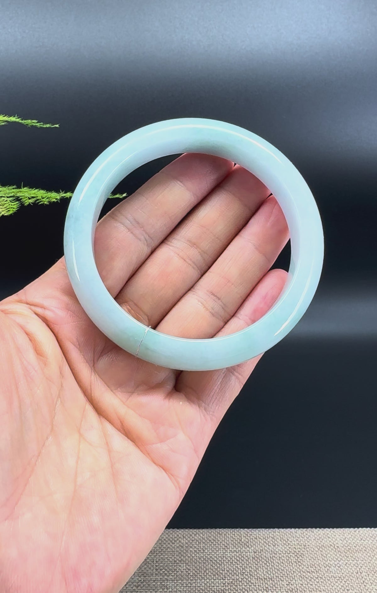 Genuine Burmese Green Jade Jadeite Bangle Bracelet ( 59.5mm )