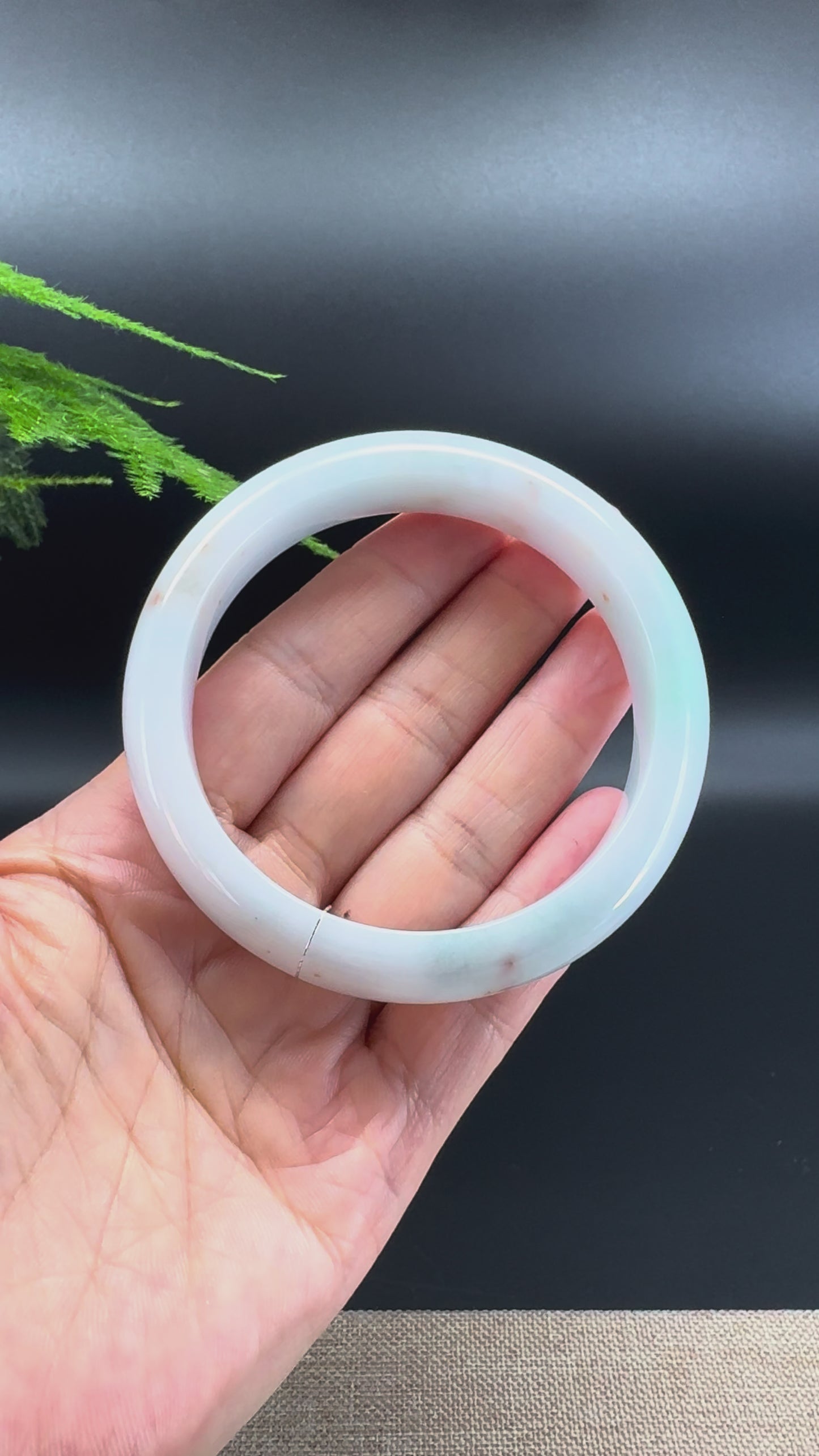 Load and play video in Gallery viewer, Genuine Burmese Light Green &amp;amp; Sajin Jade Jadeite Bangle Bracelet (60.9mm )
