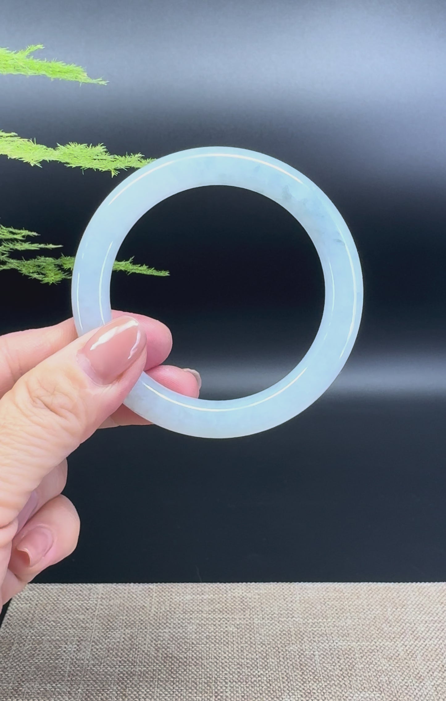 Load and play video in Gallery viewer, Genuine Burmese Icy Jade Jadeite Bangle Bracelet ( 53.9mm )
