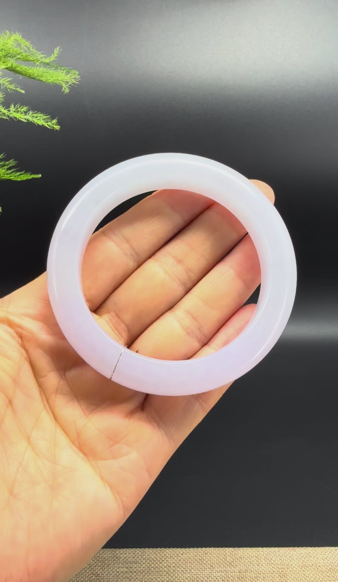 Load and play video in Gallery viewer, Genuine Burmese Icy Lavender Jadeite Jade Bangle Bracelet (55.9mm)
