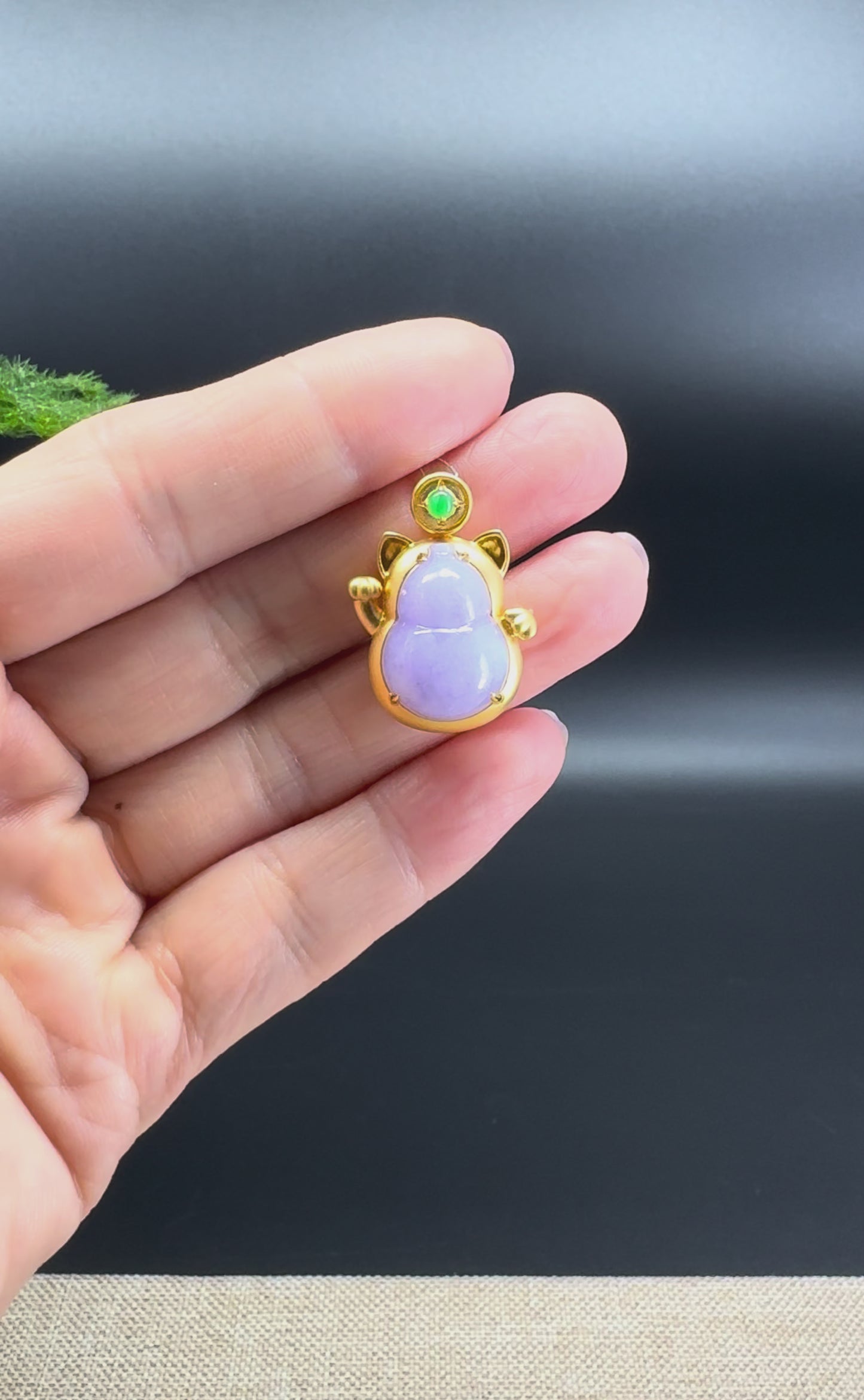 Load and play video in Gallery viewer, Genuine Lavender Jadeite Jade Good Luck Hulu Necklace With 18K Yellow Gold Bail
