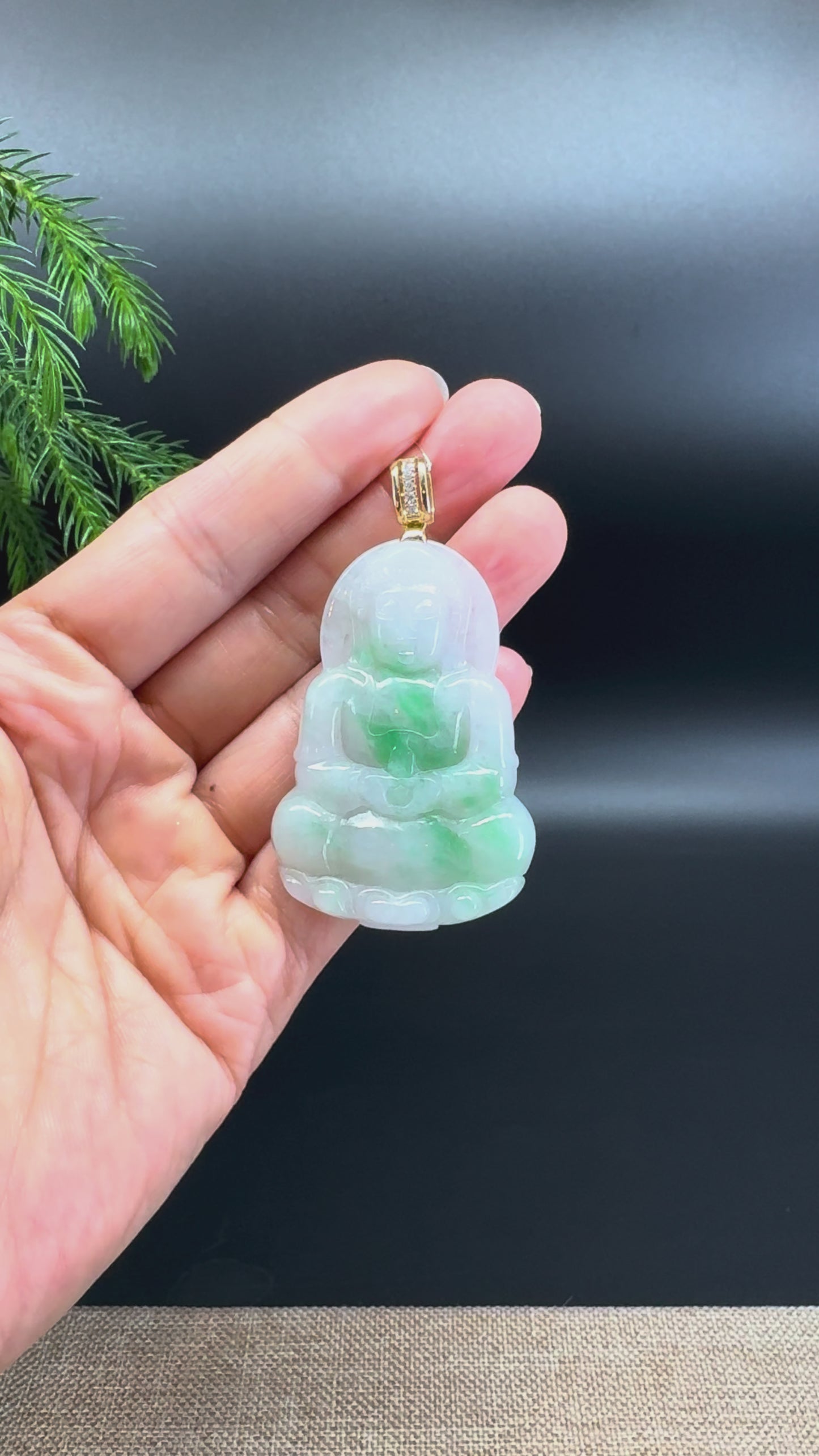 Load and play video in Gallery viewer, Natural Burmese 14K Yellow Gold Light Green Jadeite Jade Guanyin Pendant
