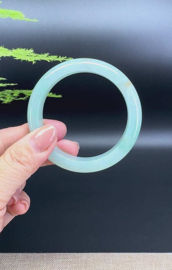 Load and play video in Gallery viewer, Genuine Burmese Green Jade Jadeite Bangle Bracelet ( 54.8mm )
