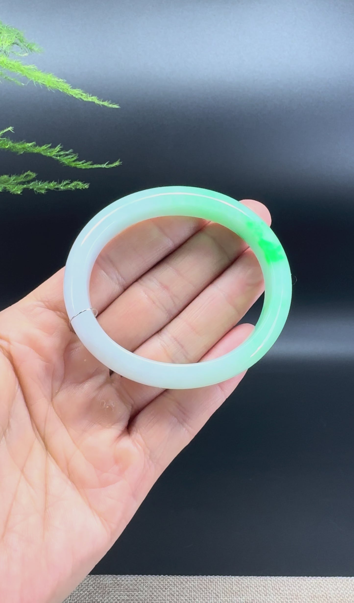 Load and play video in Gallery viewer, Genuine Burmese Icy Green Jade Jadeite Bangle Bracelet (52.8*45.8mm)
