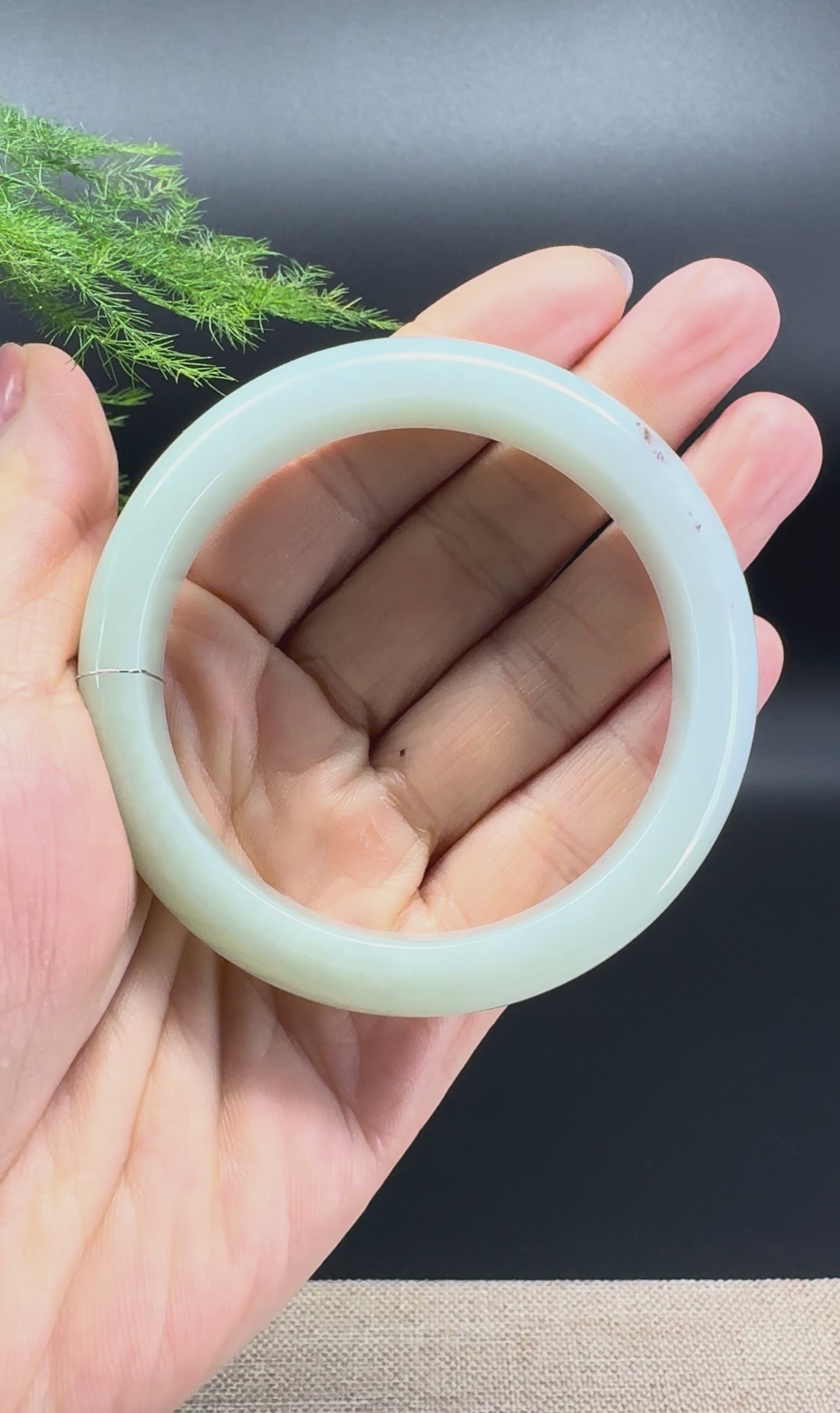 Load and play video in Gallery viewer, Genuine Burmese Yellow Green Jade Jadeite Bangle Bracelet ( 55.9mm )
