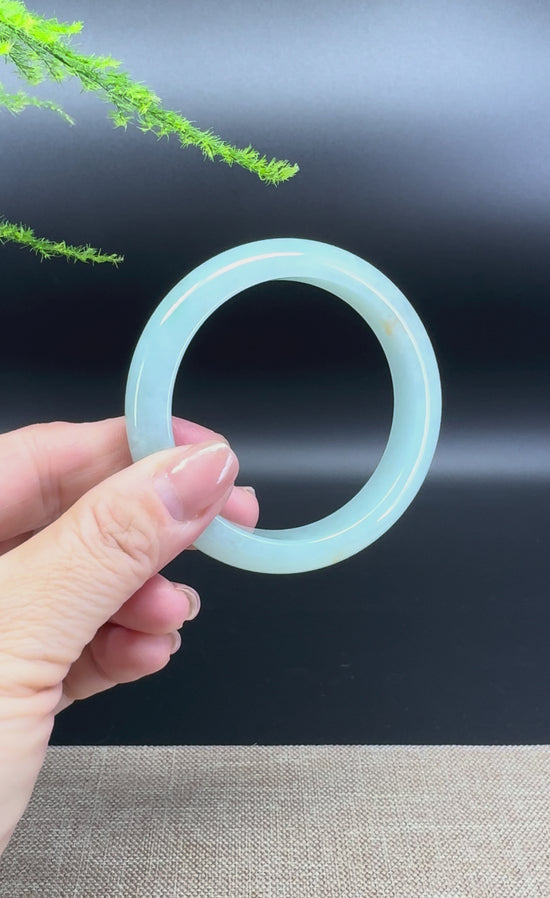 Load and play video in Gallery viewer, Genuine Burmese Green Jade Jadeite Bangle Bracelet ( 56mm )
