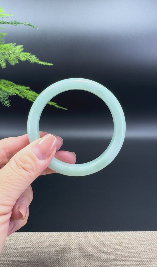 Load and play video in Gallery viewer, Genuine Burmese Apple Green Jade Jadeite Bangle Bracelet ( 53.7mm )

