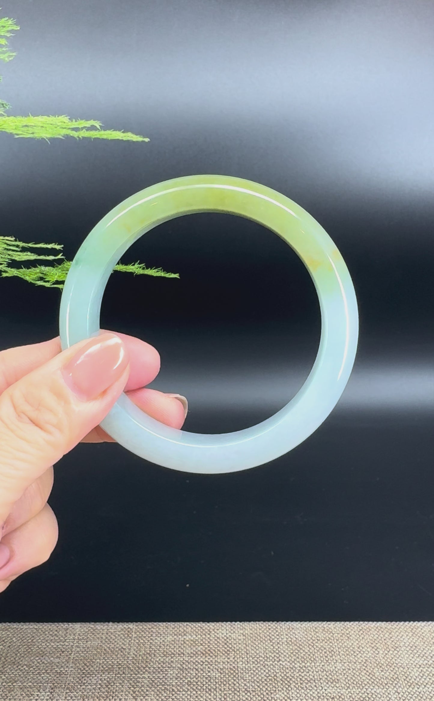 Load and play video in Gallery viewer, Genuine Burmese Yellow Green Jade Jadeite Bangle Bracelet ( 58.4mm )
