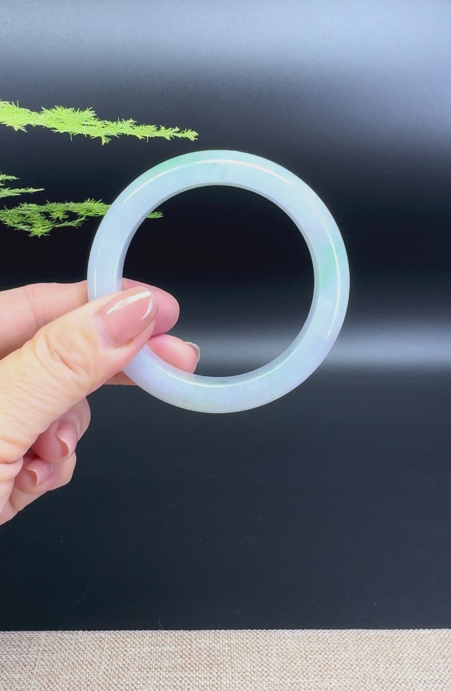 Load and play video in Gallery viewer, Genuine Burmese Green Jade Jadeite Bangle Bracelet (54.4mm)
