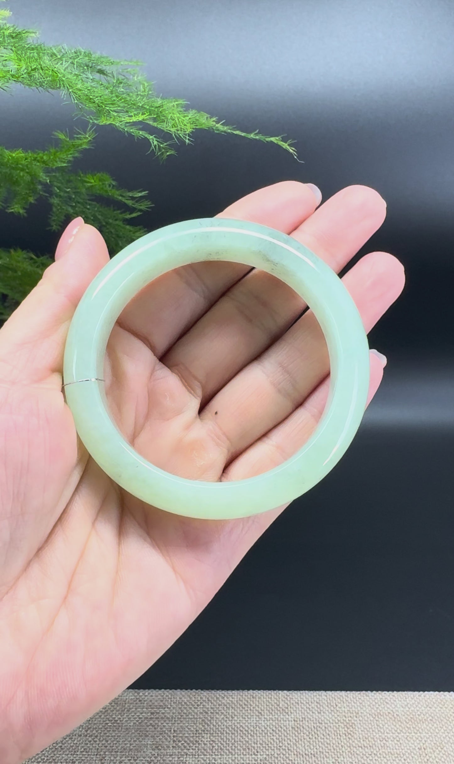 Load and play video in Gallery viewer, Genuine Burmese Green Jade Jadeite Bangle Bracelet (54.6mm)
