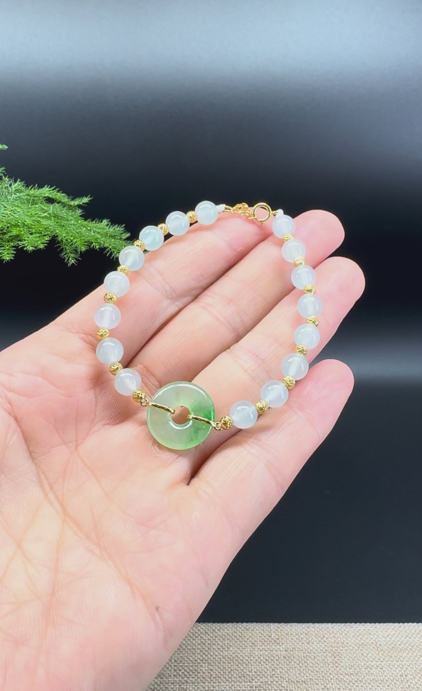 18K Yellow Gold Money Beads With Green Koukou & Icy White Beads Bracelet (6mm)