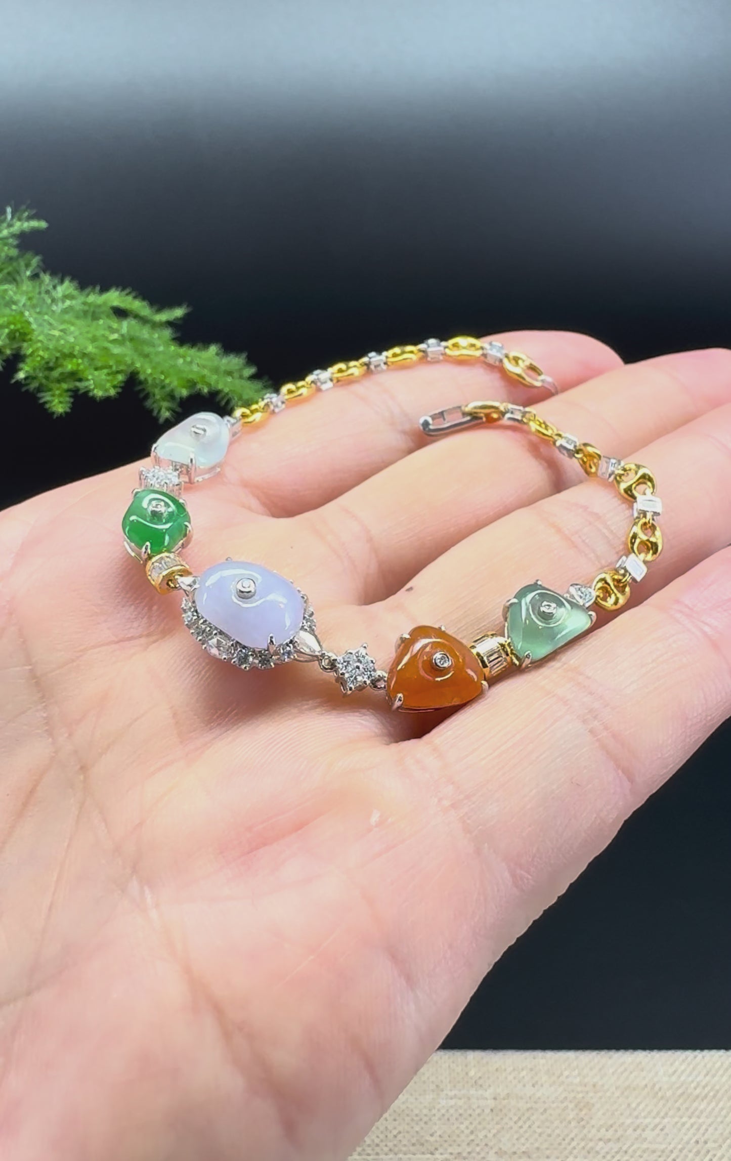 Load and play video in Gallery viewer, 18K Gold Multi-color Dimples Jadeite Jade Bracelet With Diamonds

