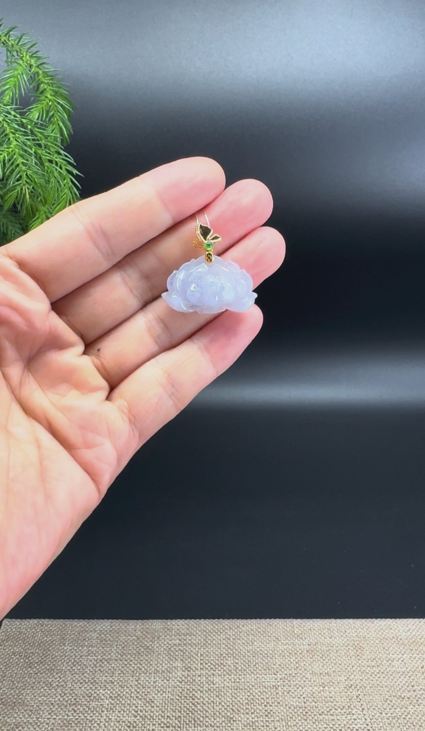 Natural 18K Yellow Gold Burmese Light Lavender Jadeite Jade Lotus Flower Pendant