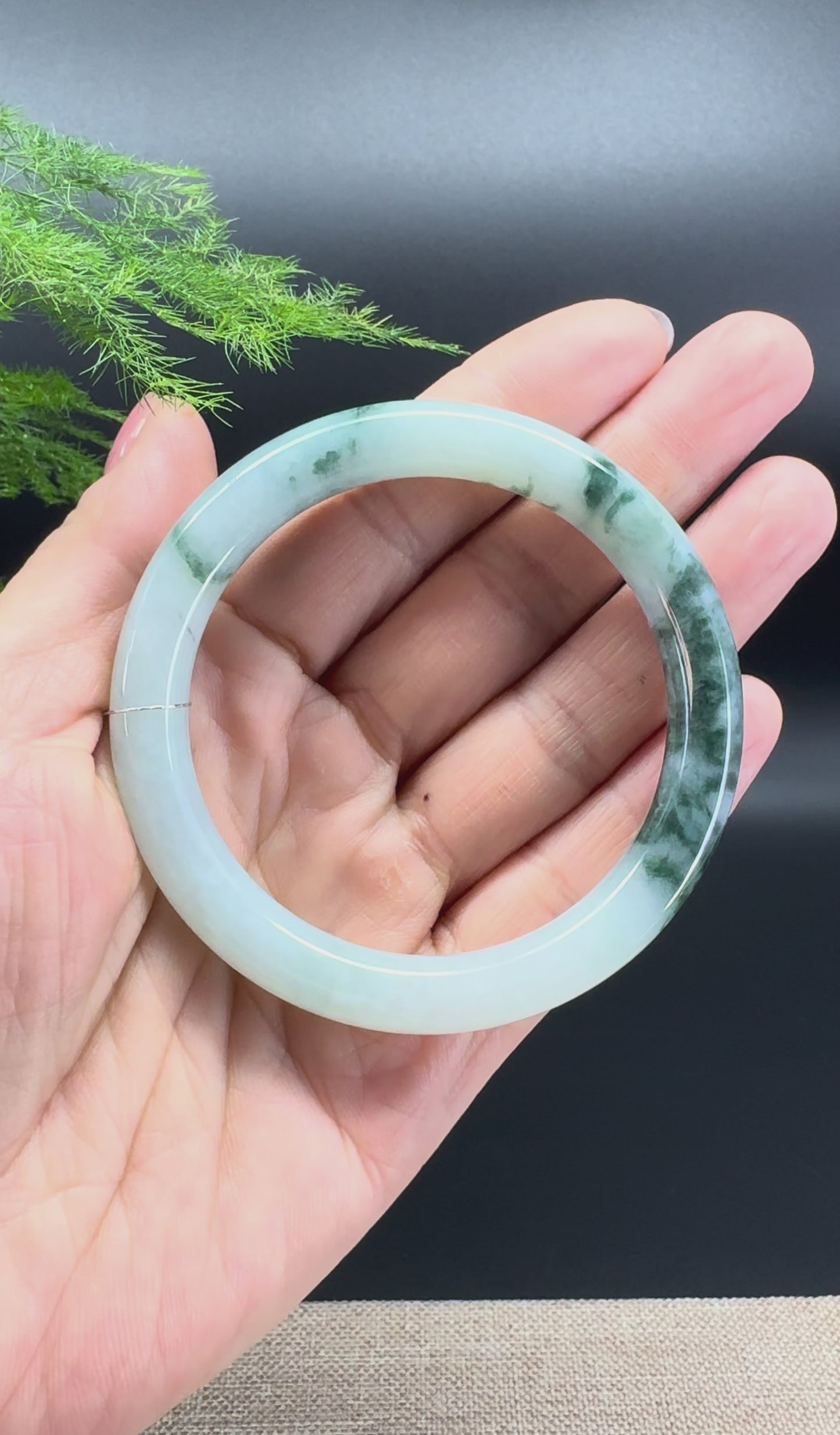 Load and play video in Gallery viewer, Genuine Burmese Green Jade Jadeite Bangle Bracelet ( 54mm )

