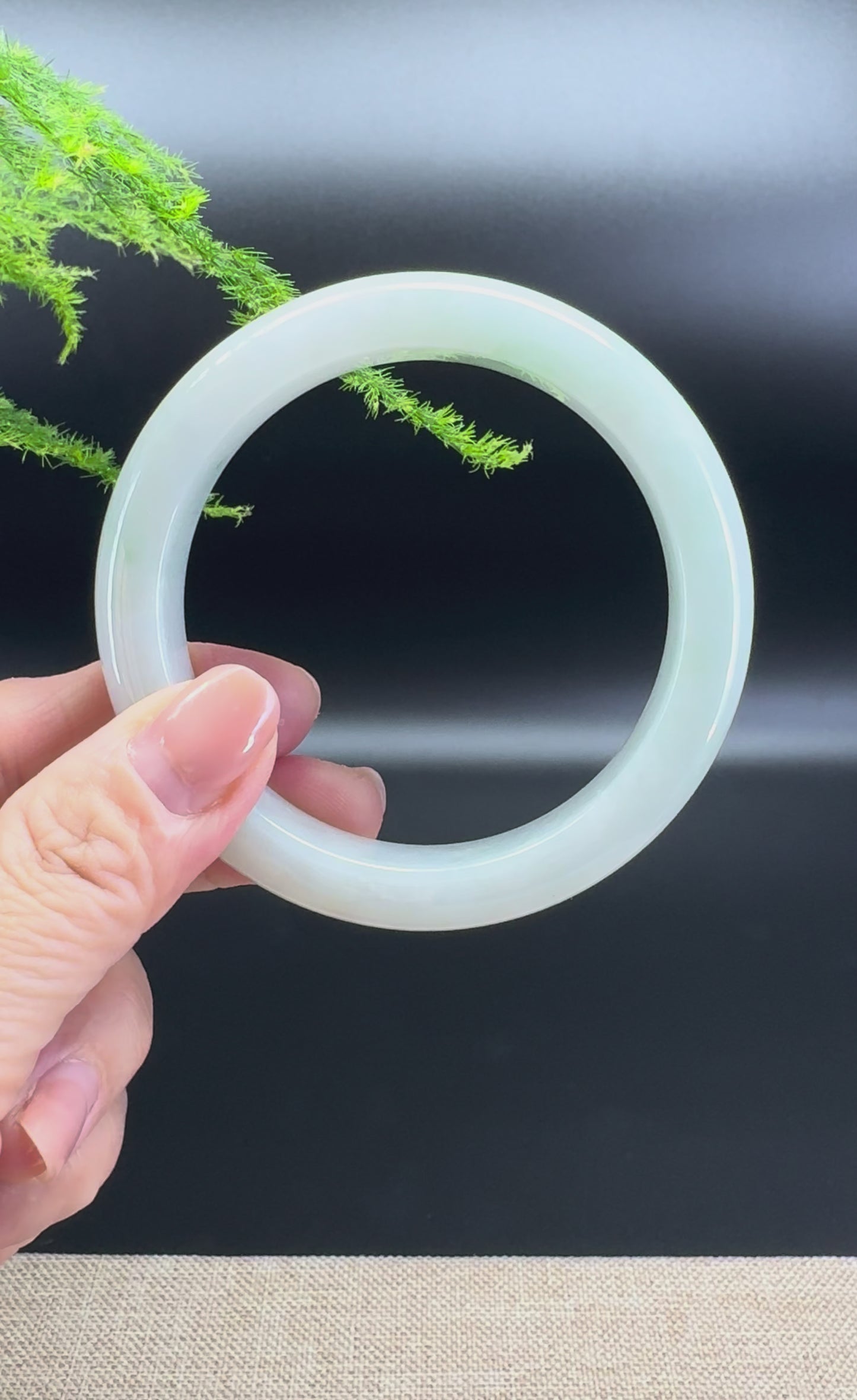 Genuine Burmese Green Jade Jadeite Bangle Bracelet ( 58.6mm )