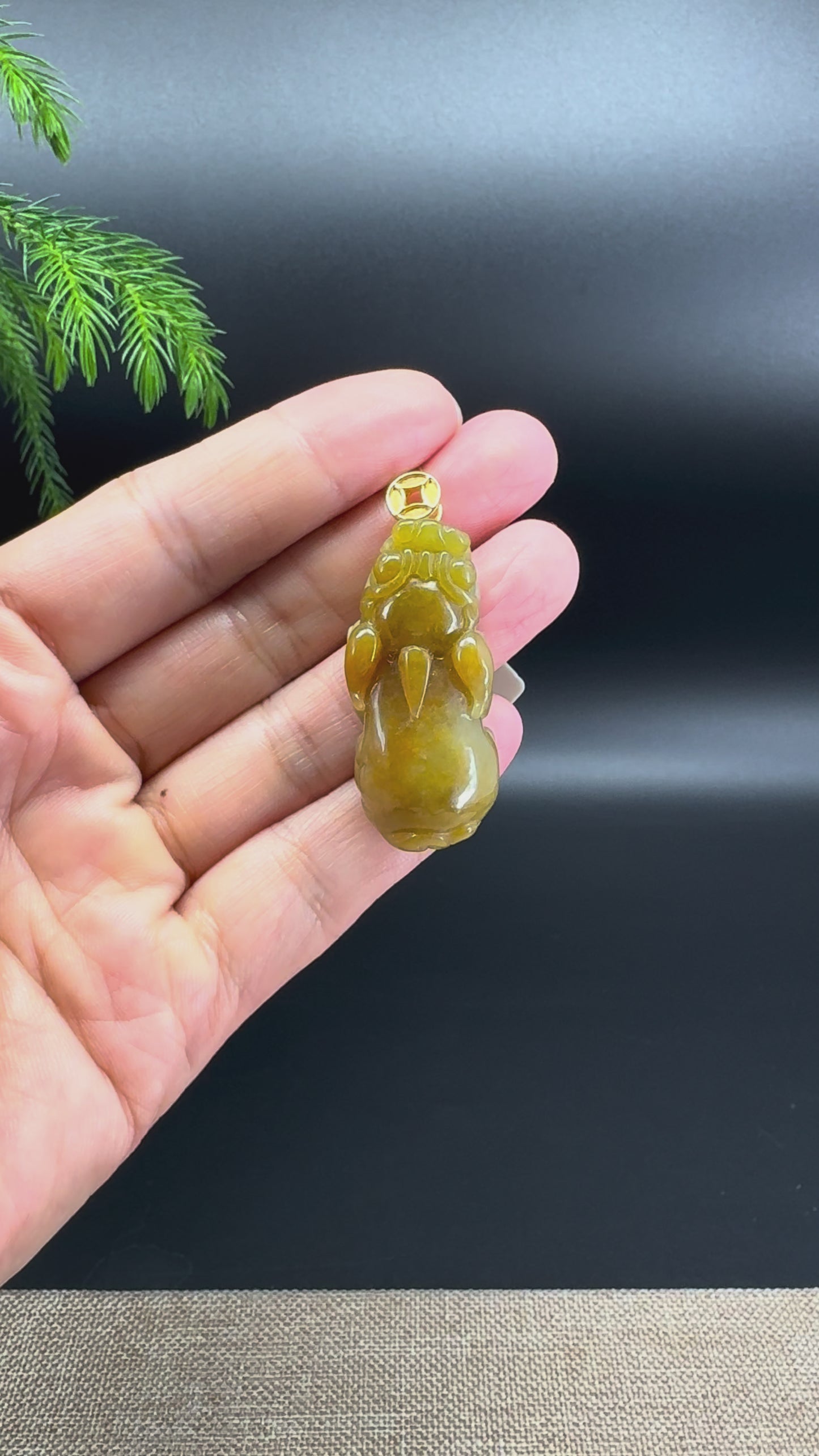 Load and play video in Gallery viewer, RealJade® Co. 18K Yellow Gold Genuine Yellow Green Burmese Jadeite Jade PiXiu Pendant
