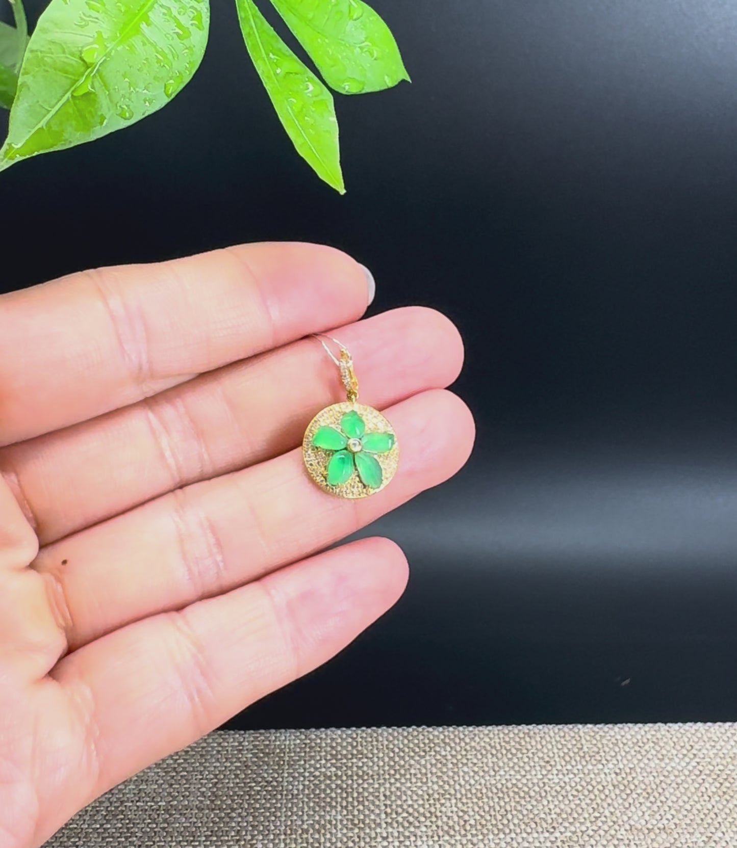 Load and play video in Gallery viewer, RealJade® 18k Gold Genuine imperial Jadeite Flower Pendant Necklace With Diamond
