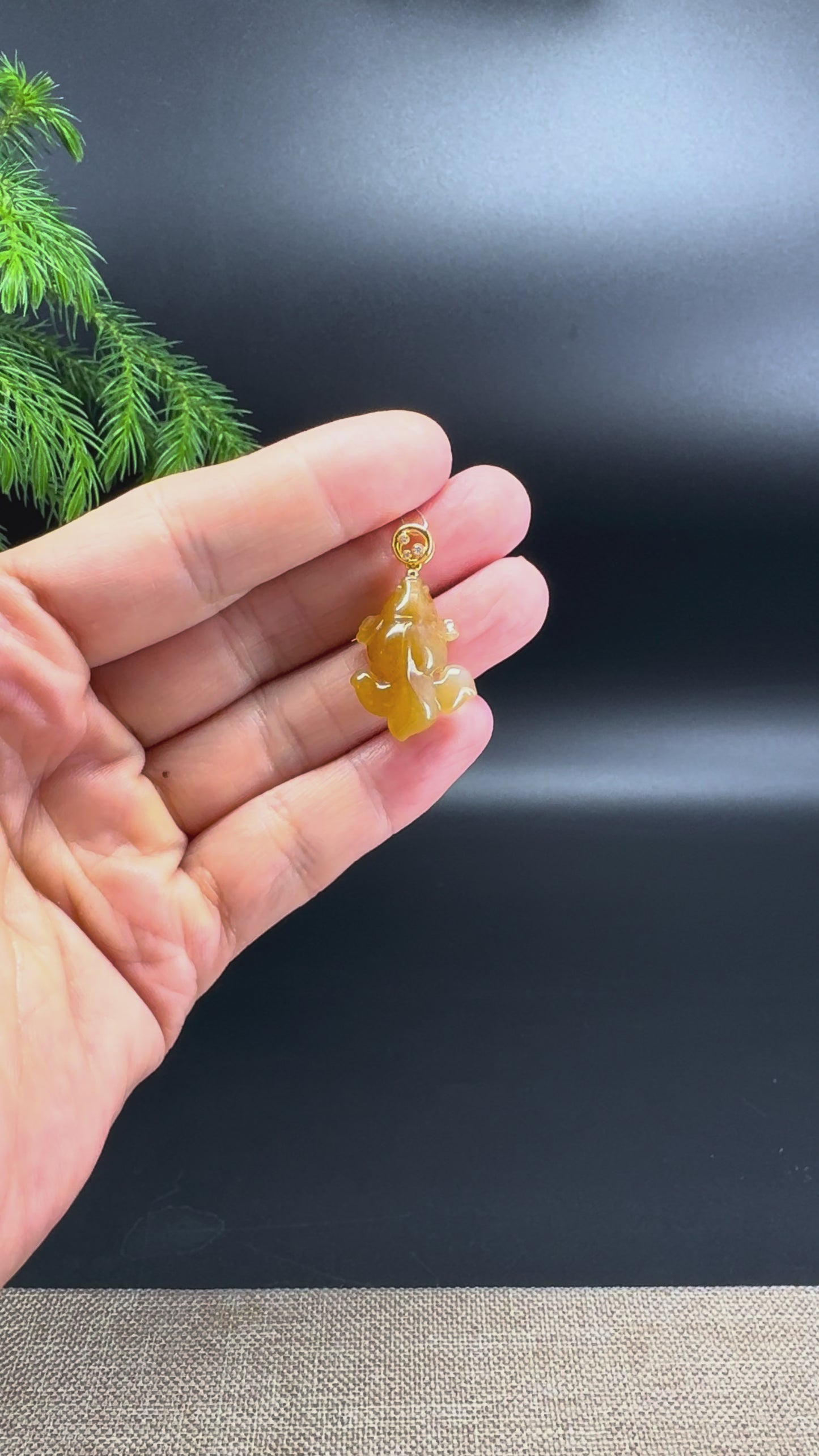 18K Yellow Gold Genuine Yellow Jadeite Jade Goldfish Diamonds Pendant