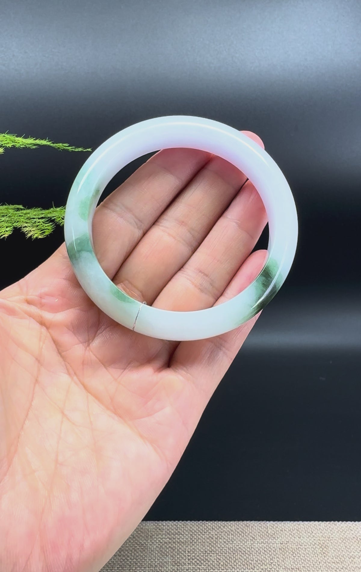 Genuine Burmese Green Jade Jadeite Bangle Bracelet ( 56.6mm )
