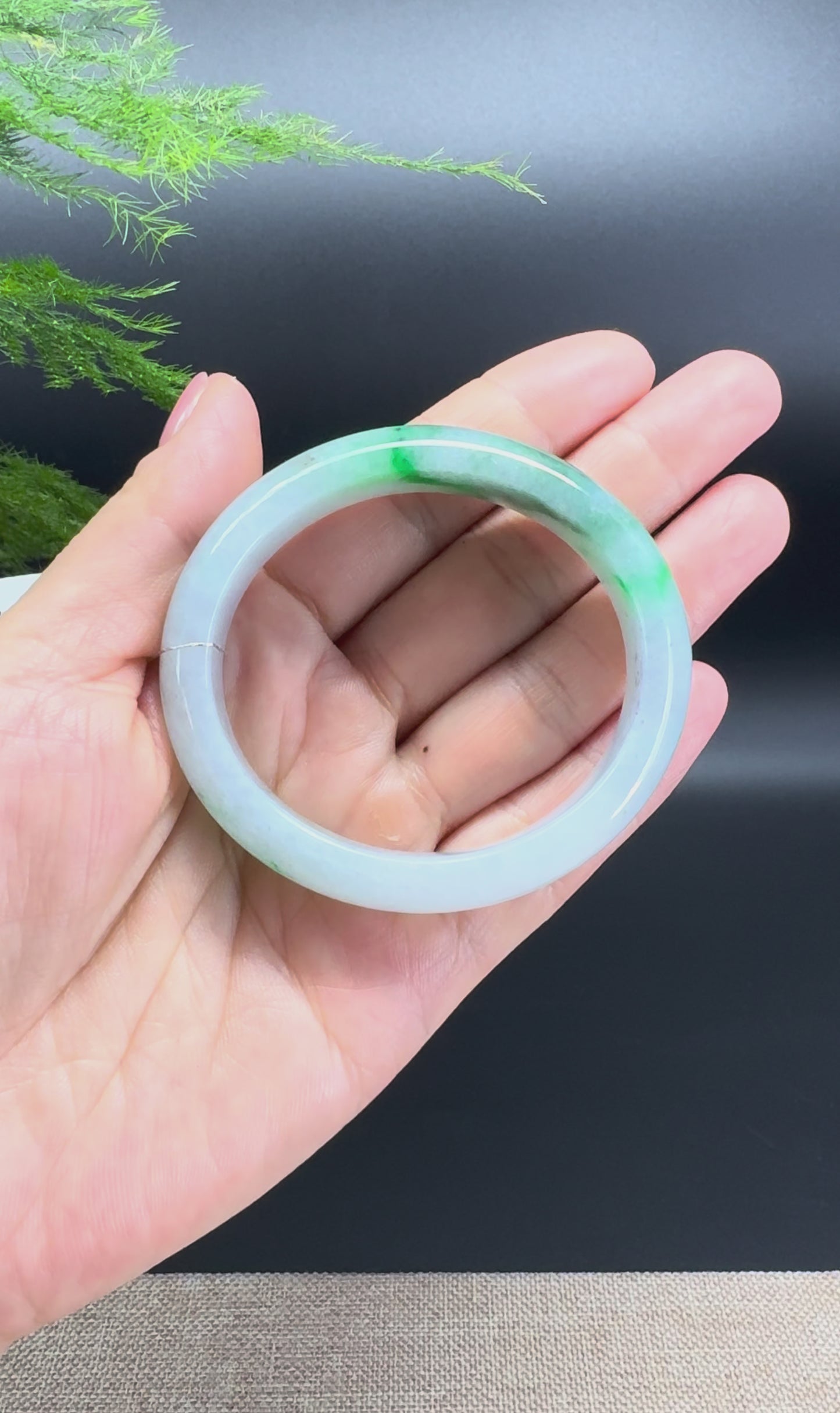 Load and play video in Gallery viewer, Genuine Burmese Green Jade Jadeite Bangle Bracelet ( 53.6*48mm )
