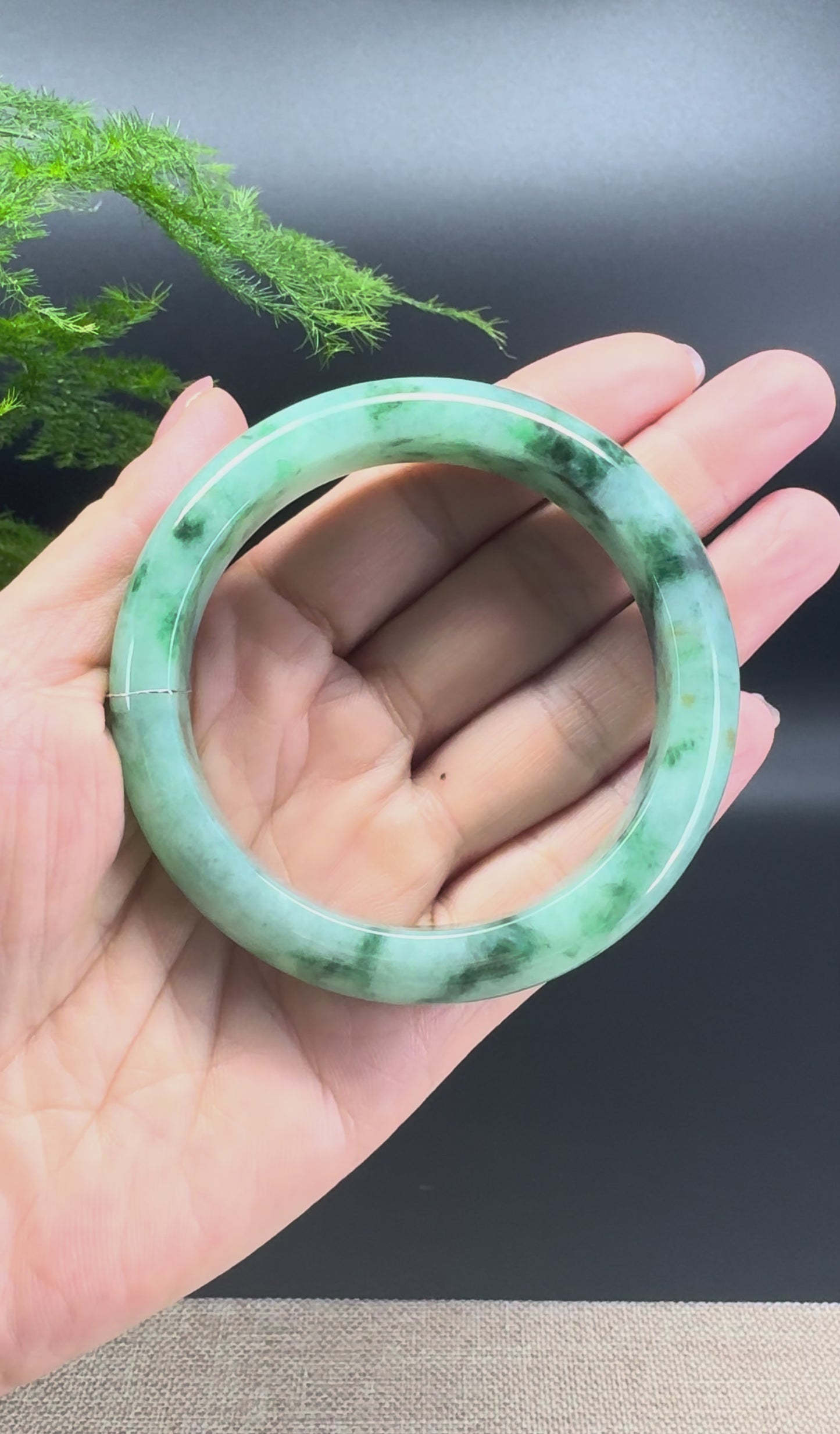 Load and play video in Gallery viewer, Genuine Burmese Oil Green Jade Jadeite Bangle Bracelet ( 57.2mm )
