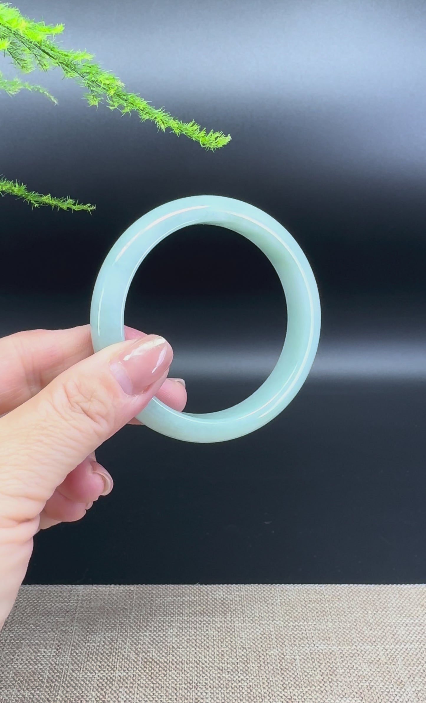 Load and play video in Gallery viewer, Genuine Burmese Green Jade Jadeite Bangle Bracelet ( 56.8mm )
