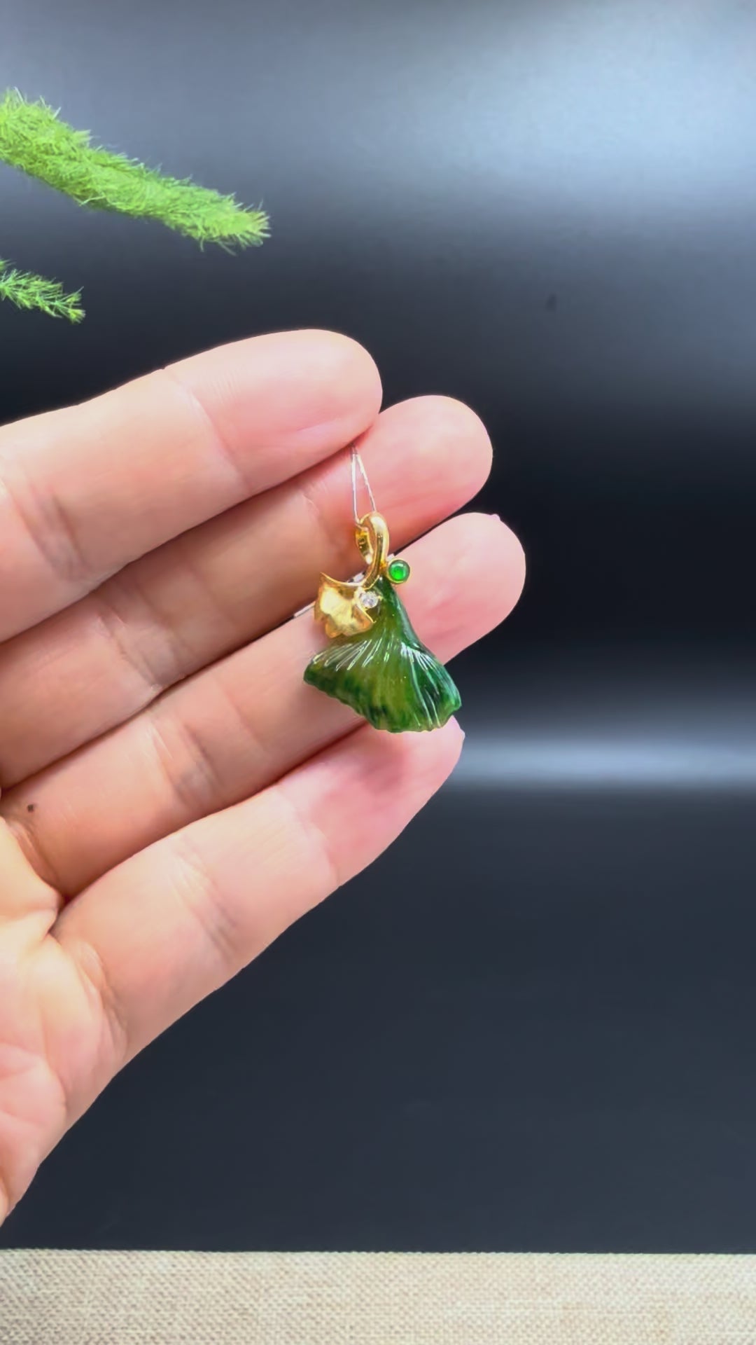 RealJade® "Ginkgo Leaf" 18K Yellow Gold Green Jadeite Jade Pendant Necklace