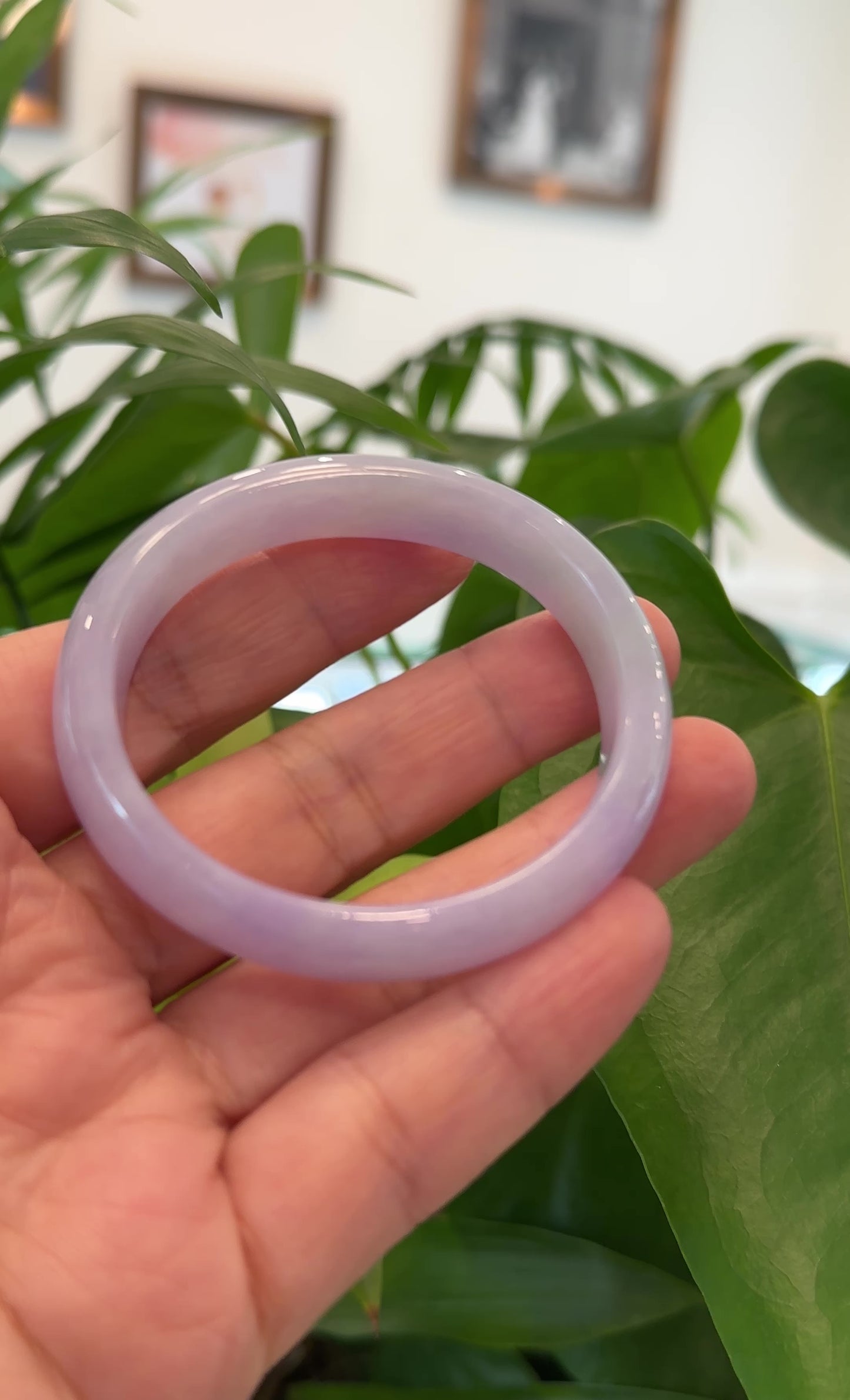Load and play video in Gallery viewer, High-quality Lavender Natural Burmese Jadeite Jade Oval Bangle (53.86mm ) #T041
