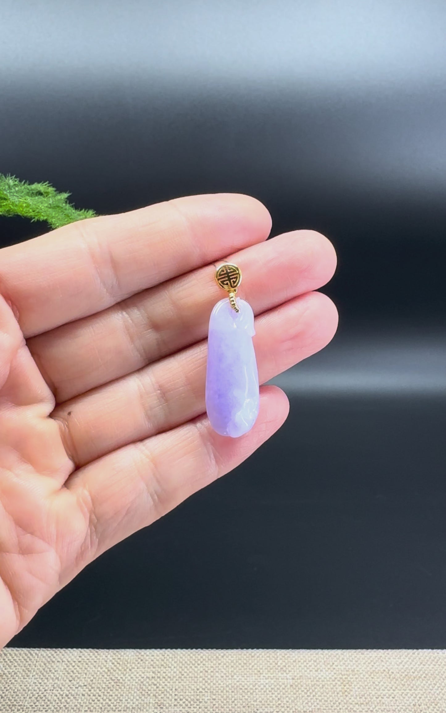 RealJade® Co. 18K Yellow Gold Genuine Lavender Jadeite Jade Lucky Bag Pendant