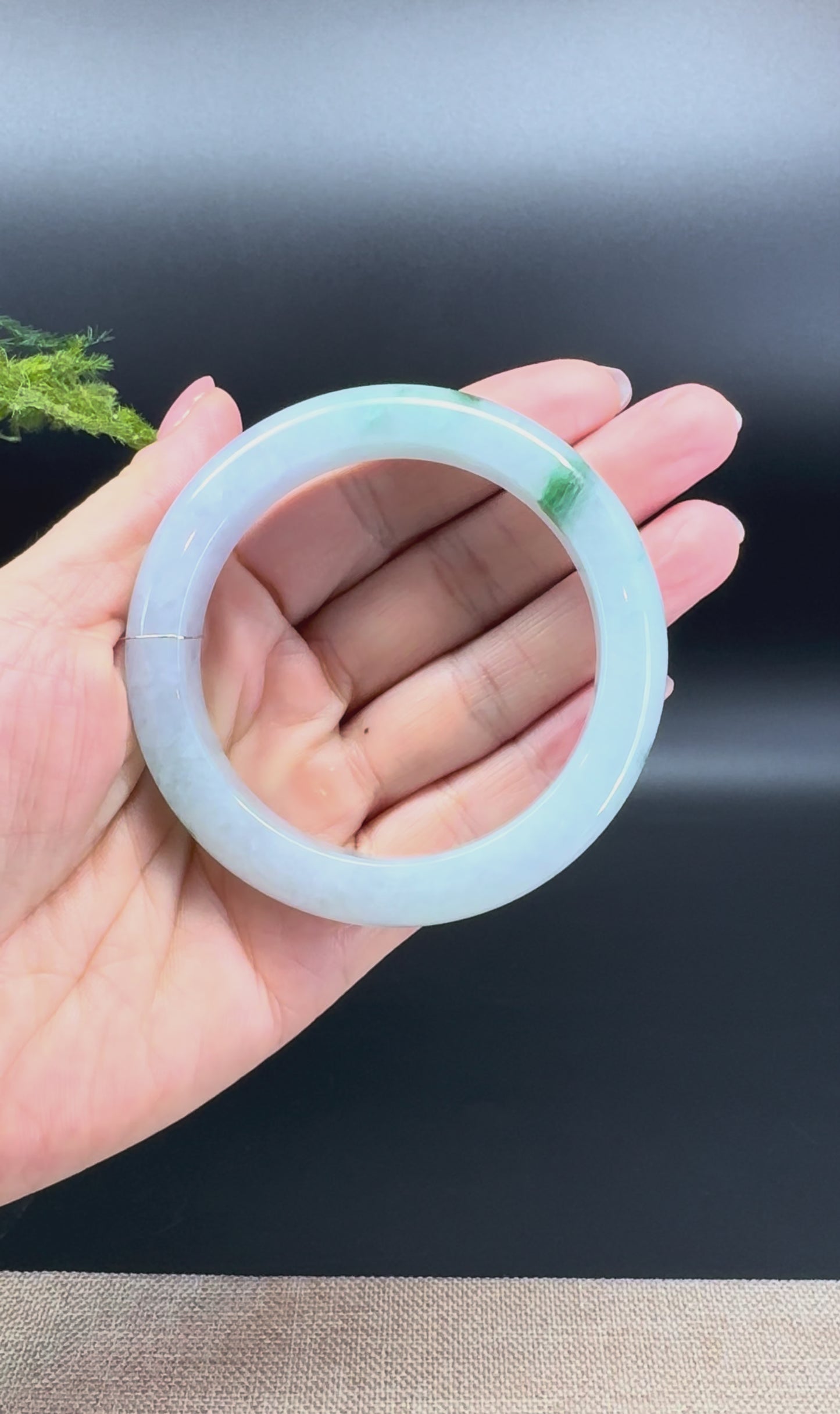 Load and play video in Gallery viewer, Genuine Burmese Green Jade Jadeite Bangle Bracelet (57mm)
