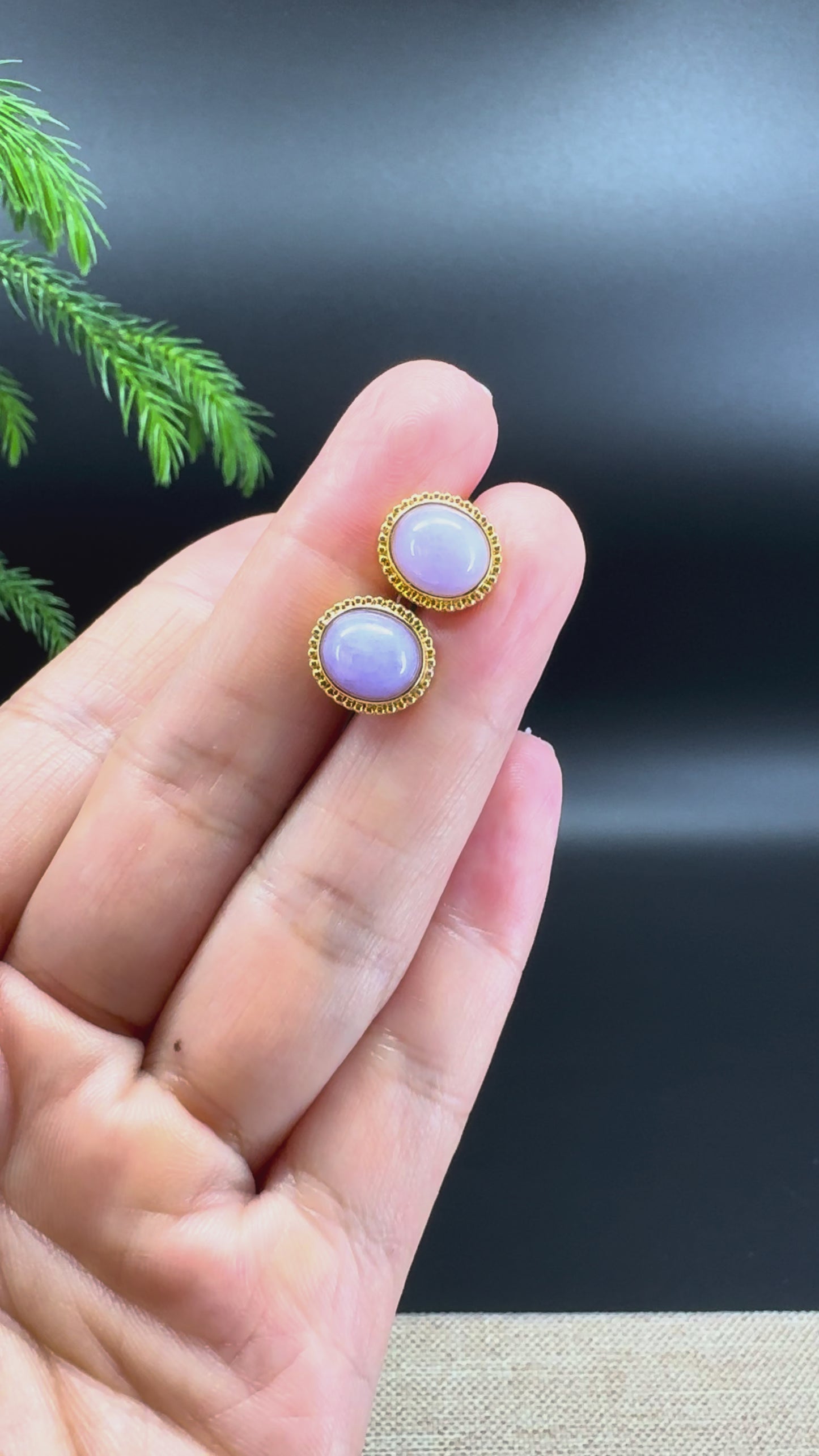 Load and play video in Gallery viewer, RealJade® 18k Yellow Gold Lavender Jadeite Jade Round Stud Earrings
