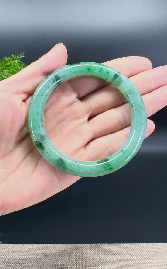 Load and play video in Gallery viewer, Genuine Burmese Oil Green Jade Jadeite Bangle Bracelet ( 55.8mm )
