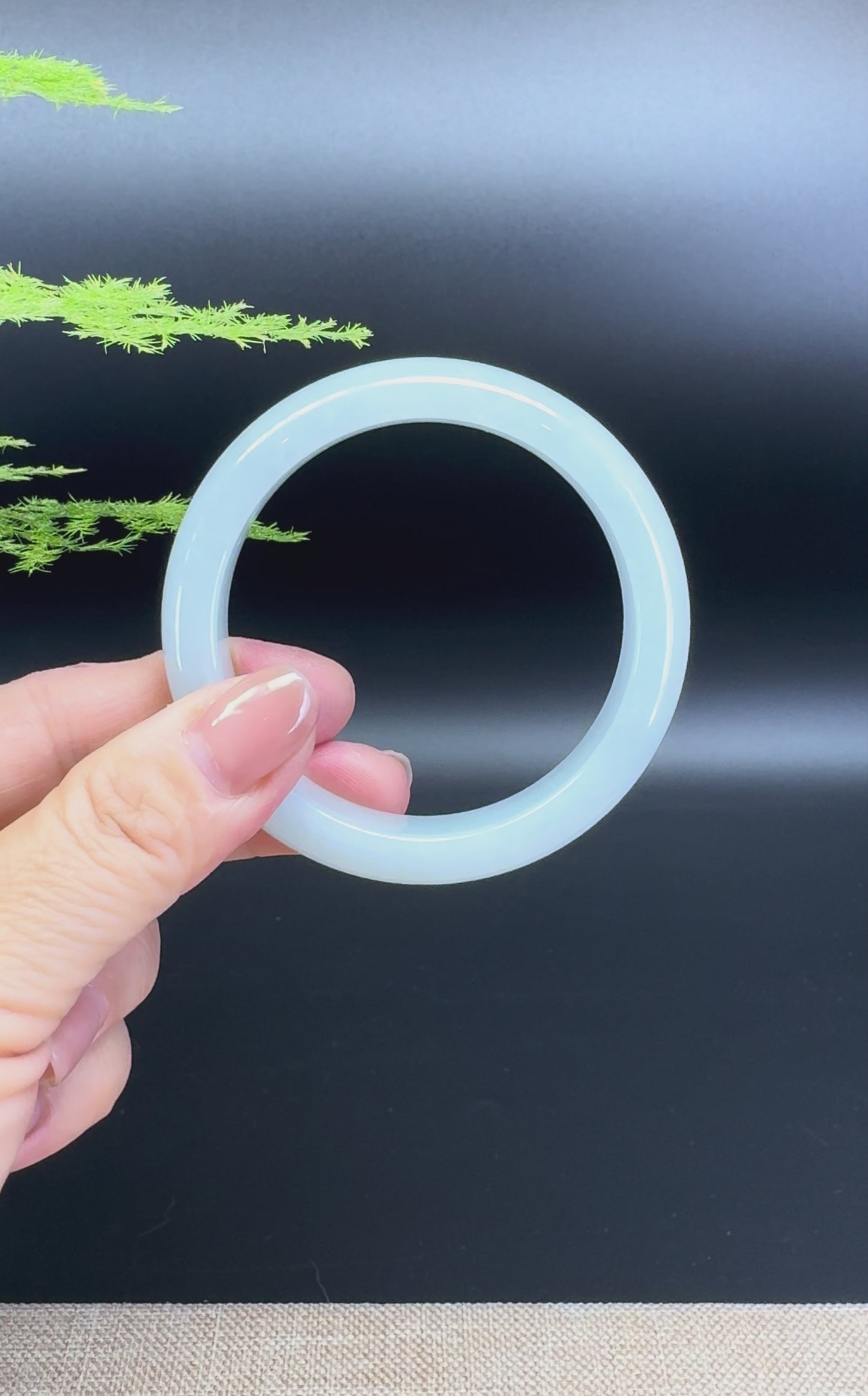 Load and play video in Gallery viewer, Genuine Burmese Green Jade Jadeite Bangle Bracelet ( 54mm )
