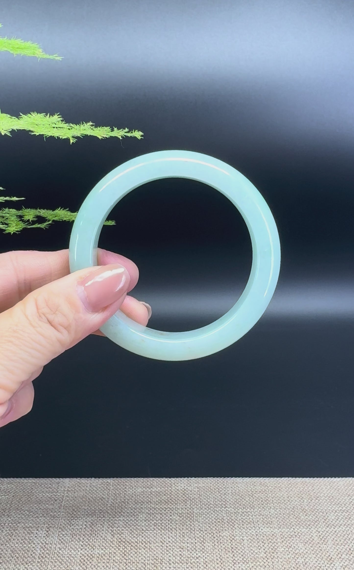 Load and play video in Gallery viewer, Genuine Burmese Apple Green Jade Jadeite Bangle Bracelet ( 53mm )
