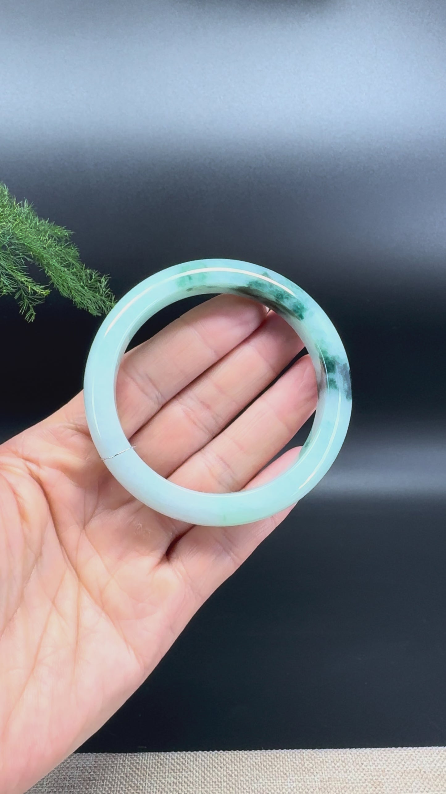 Load and play video in Gallery viewer, Genuine Burmese Green Jade Jadeite Bangle Bracelet (55.9mm)
