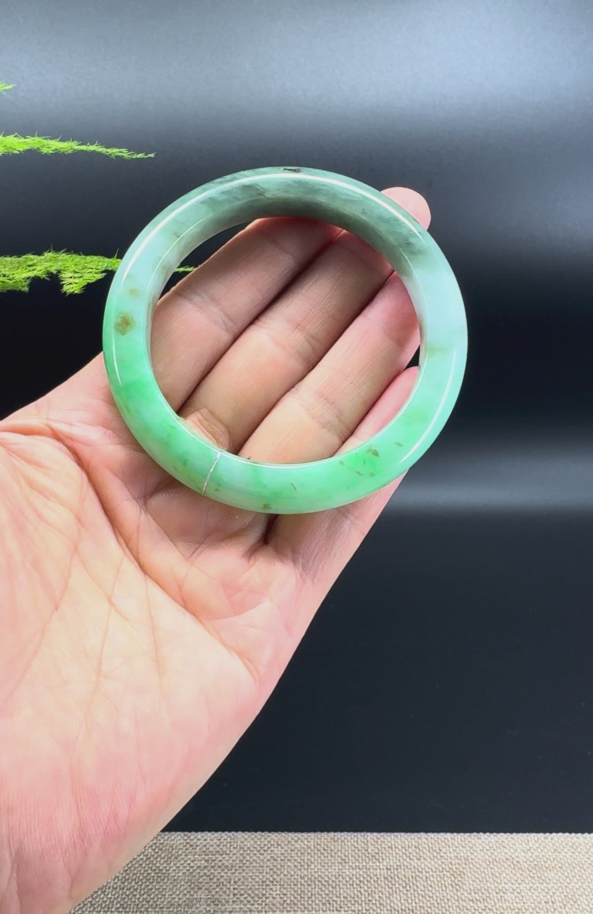 Genuine Burmese  Green Jadeite Jade Bangle Bracelet ( 55.6mm )