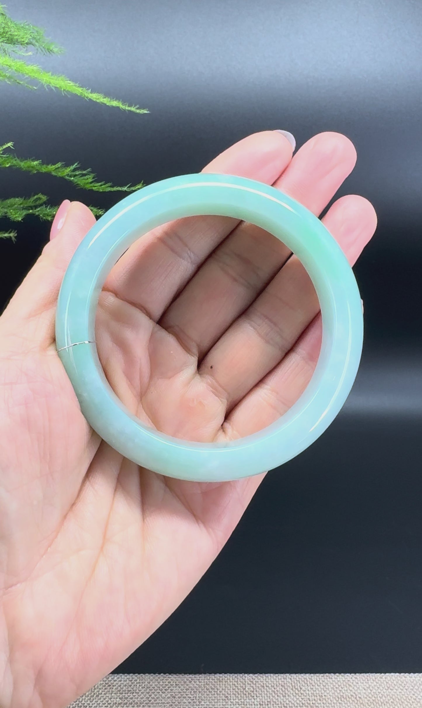 Genuine Burmese Green Jade Jadeite Bangle Bracelet ( 58.2mm )