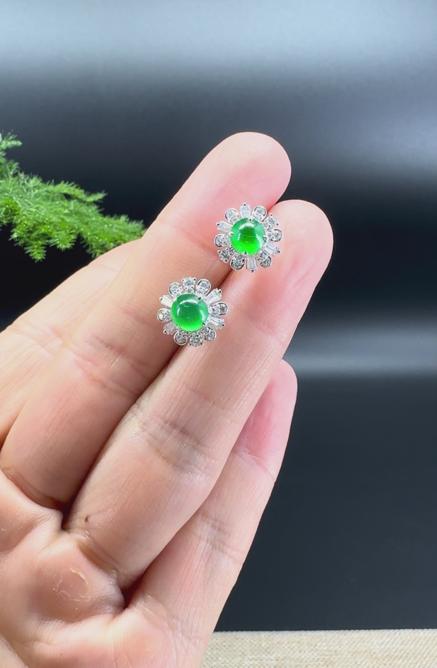 Load and play video in Gallery viewer, RealJade® 18k White Gold Imperial Green Jadeite Jade &amp;#39;Daisy&amp;#39; Earrings with Diamonds
