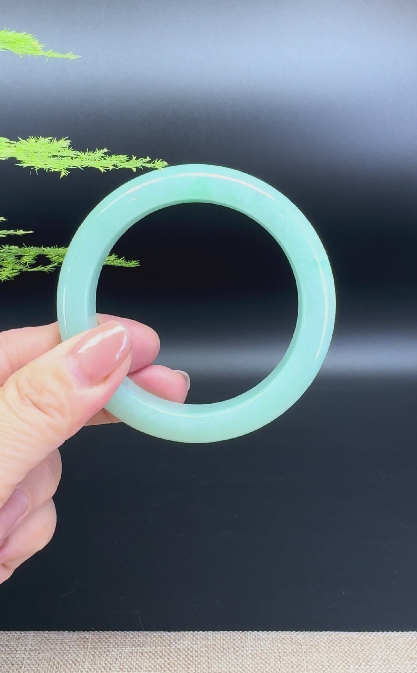 Load and play video in Gallery viewer, Genuine Burmese Apple Green Jade Jadeite Bangle Bracelet ( 55.3mm )

