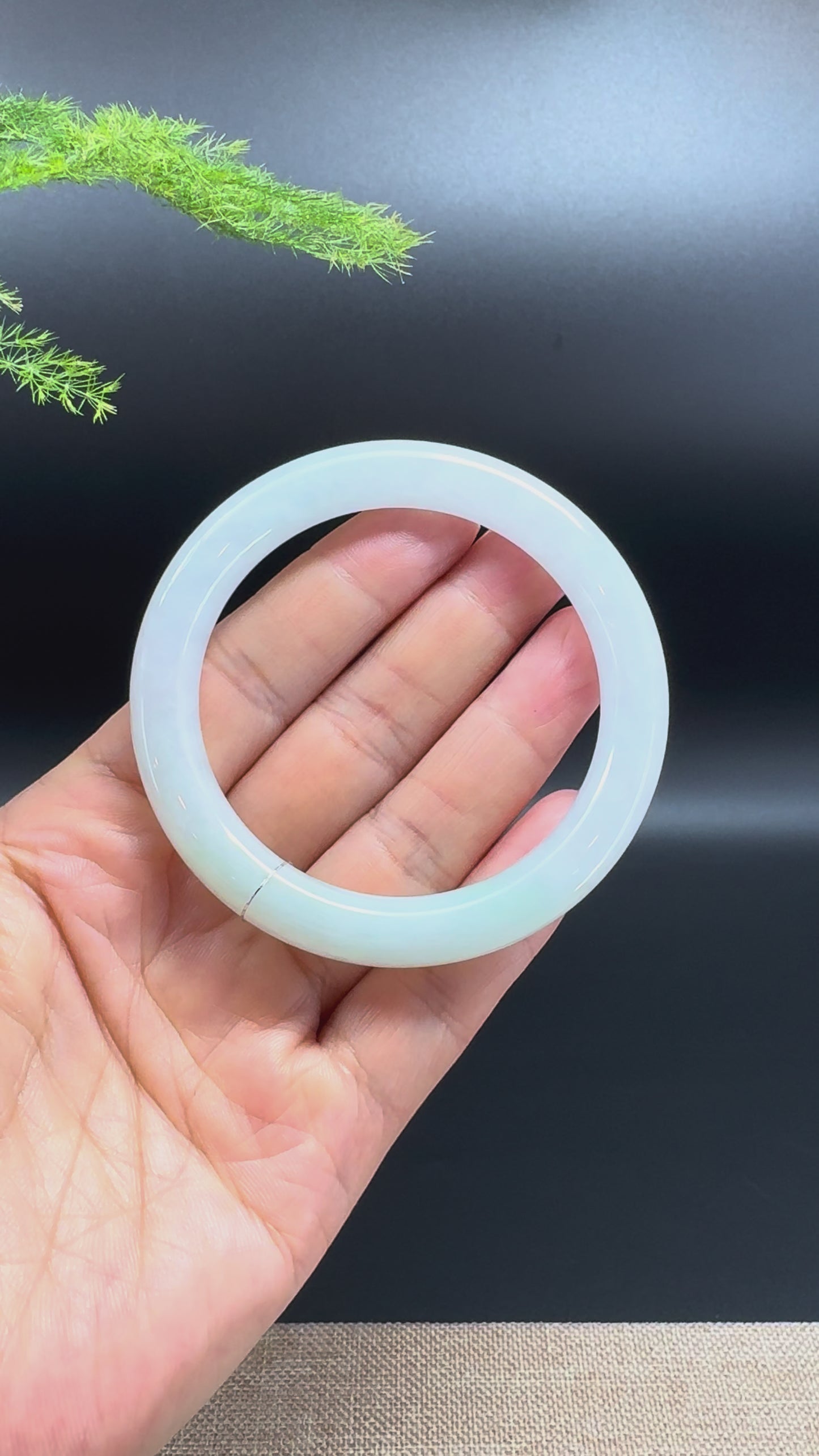 Load and play video in Gallery viewer, Genuine Burmese Icy Green Jade Jadeite Bangle Bracelet ( 54.6mm )
