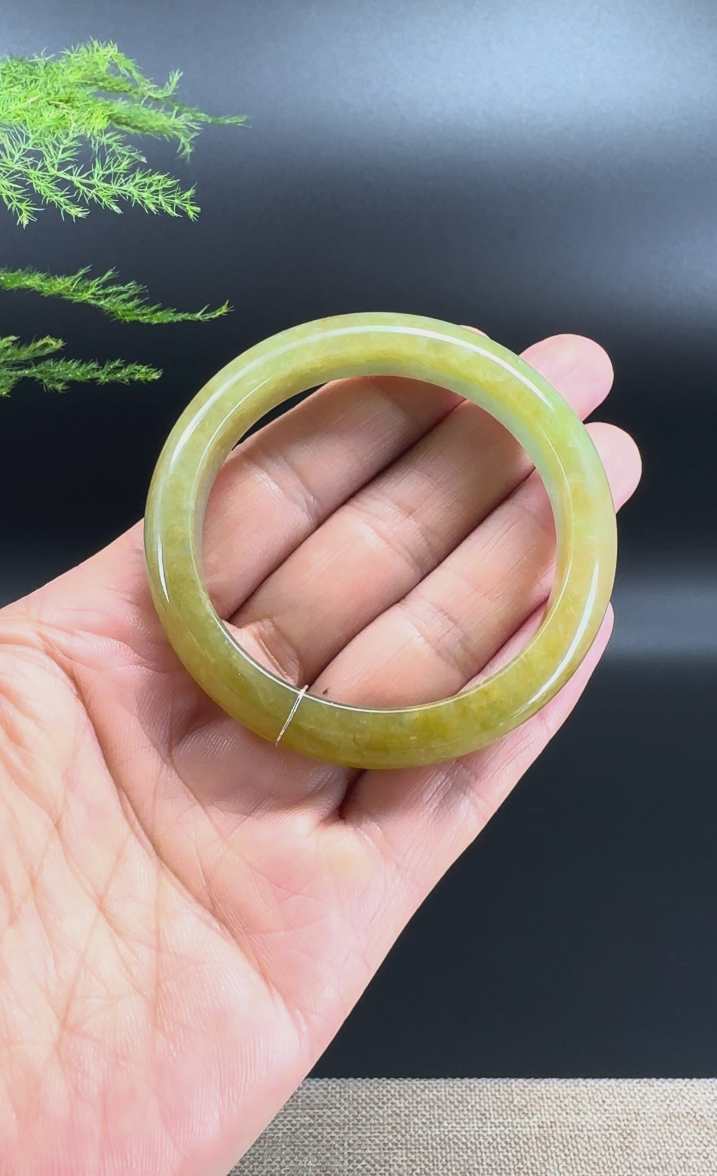 Load and play video in Gallery viewer, Genuine Burmese Yellow Green Jade Jadeite Bangle Bracelet ( 50.8mm )
