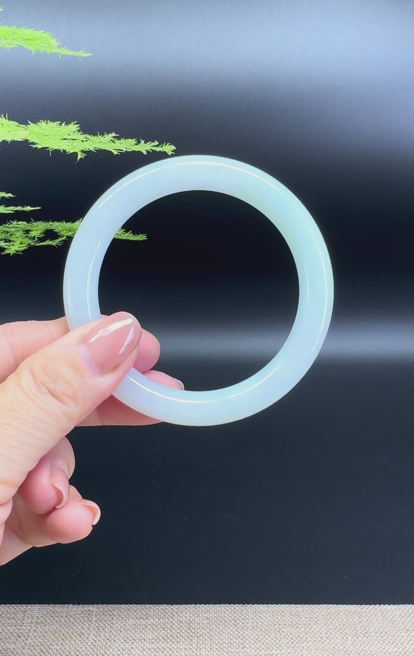 Load and play video in Gallery viewer, Genuine Burmese Green Jade Jadeite Bangle Bracelet ( 54.7mm )
