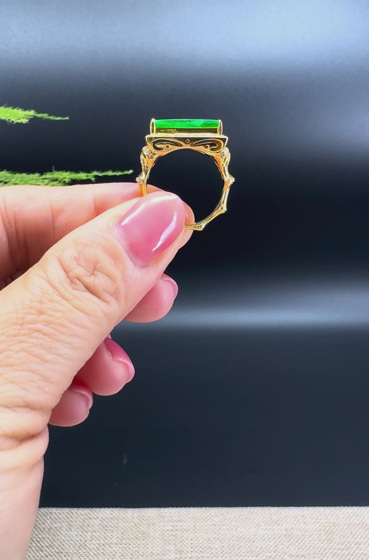 RealJade® "Signature Signet" 18K Yellow Gold Green Jadeite Jade Classic Ring