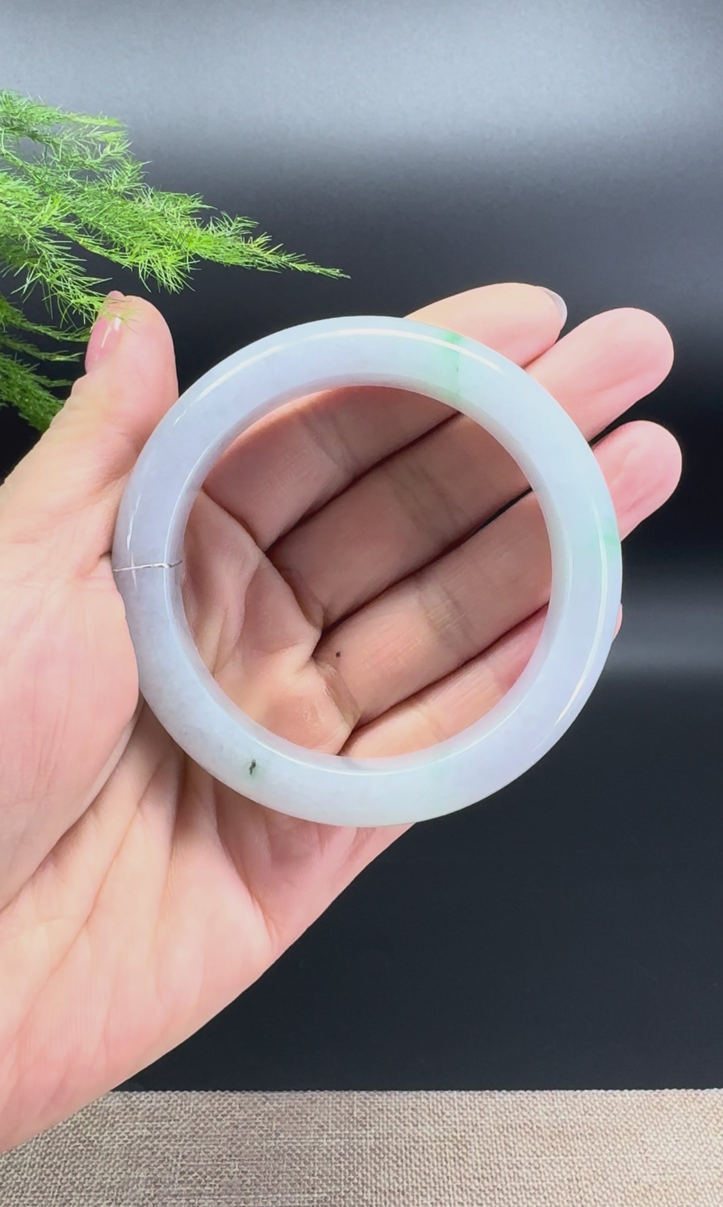 Load and play video in Gallery viewer, Genuine Burmese Green Jadeite Jade Bangle Bracelet ( 55.4mm )

