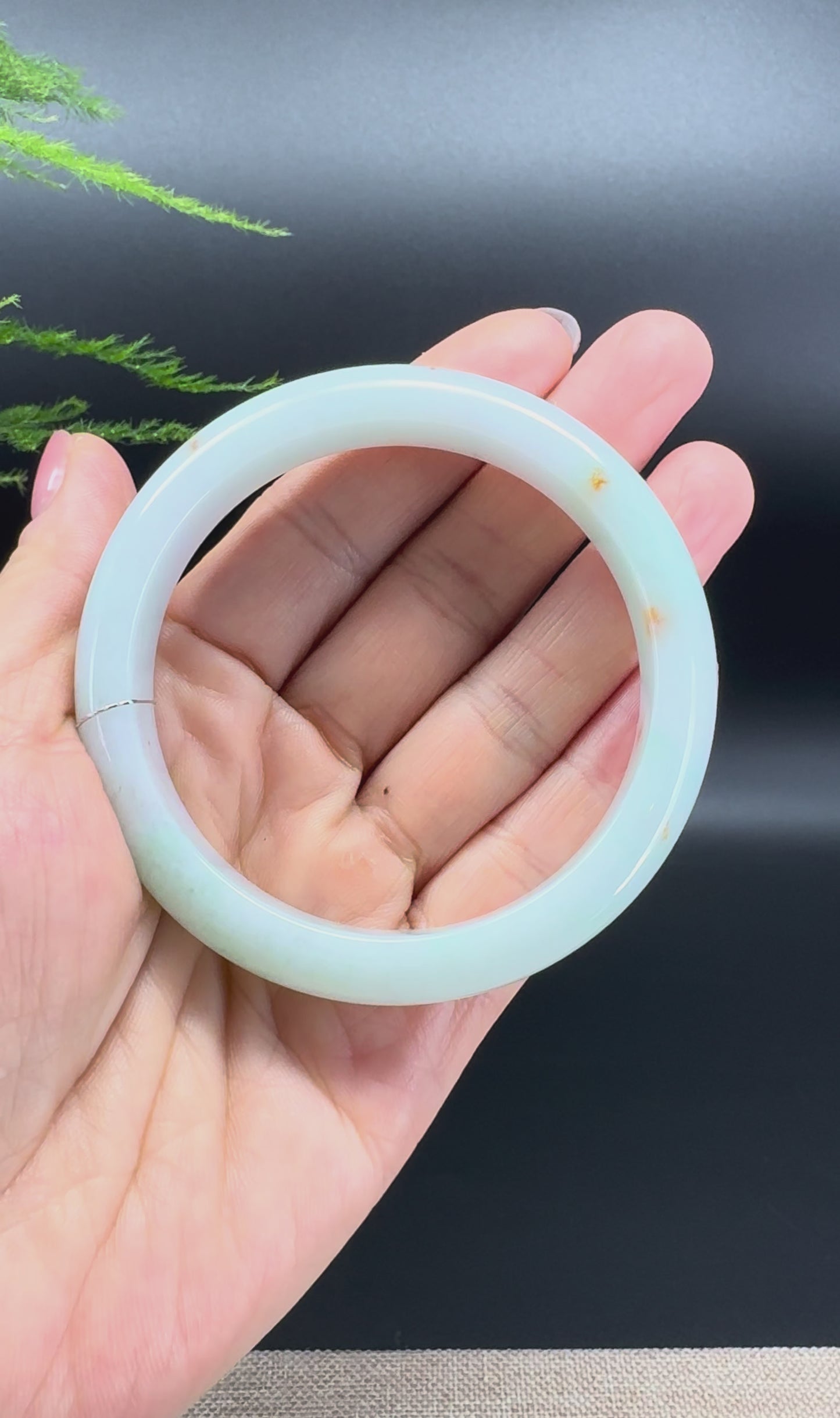 Genuine Burmese Green Jade Jadeite Bangle Bracelet ( 58.8mm )
