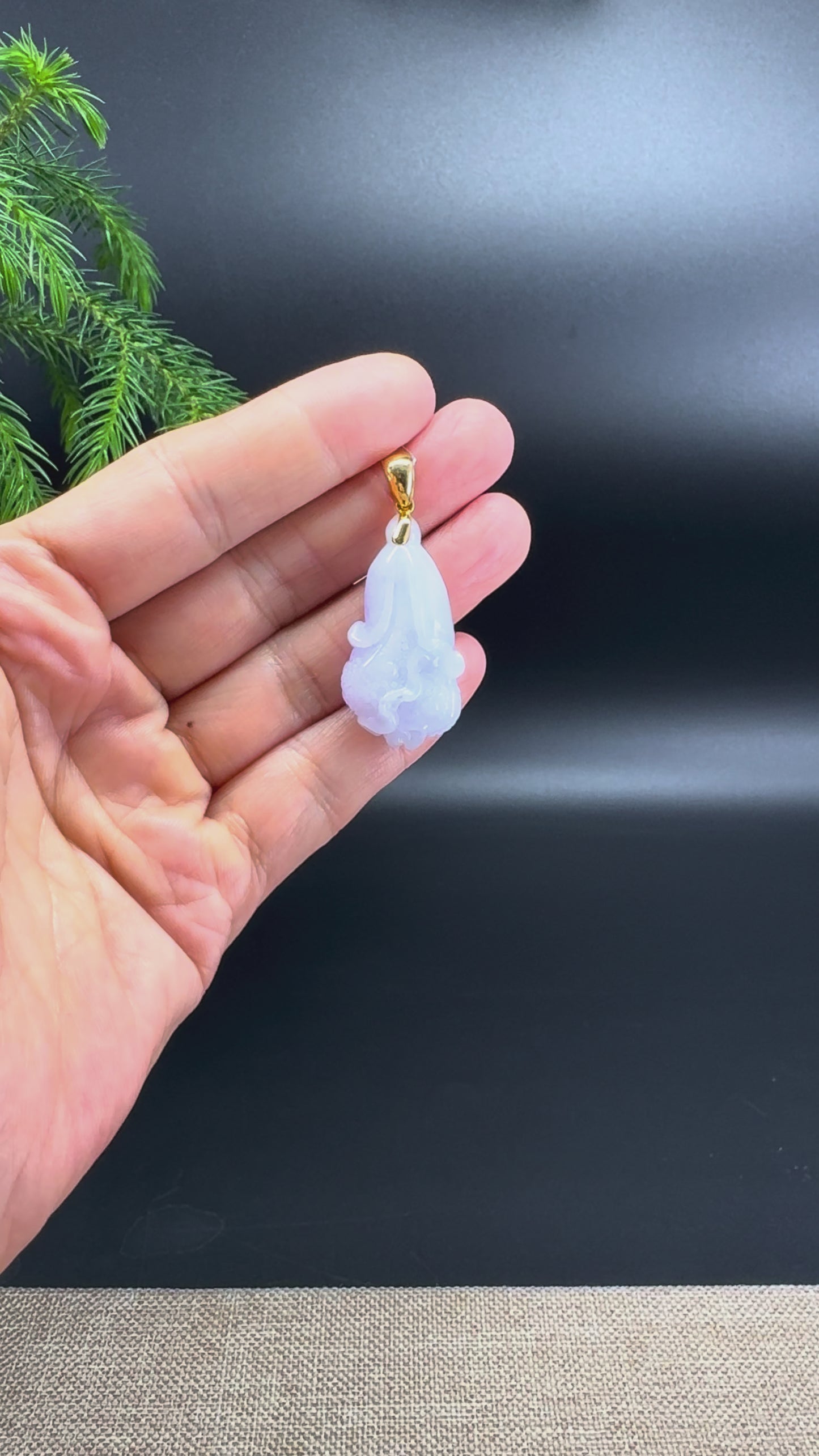 RealJade® Co. 18K Yellow Gold Genuine Light Lavender Jadeite Jade Cabbage Necklace
