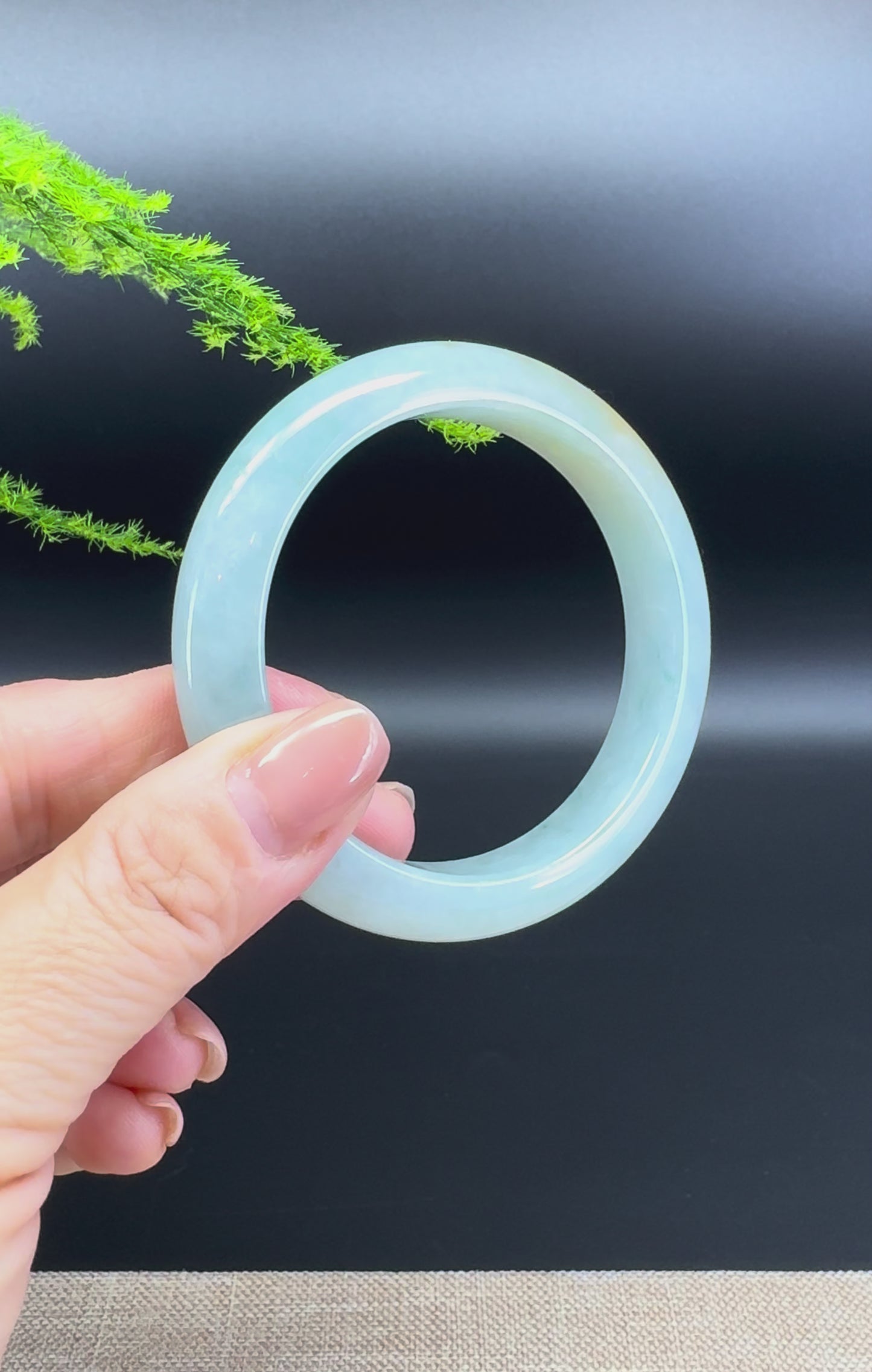 Load and play video in Gallery viewer, Genuine Burmese Yellow Green Jade Jadeite Bangle Bracelet ( 55.9mm )
