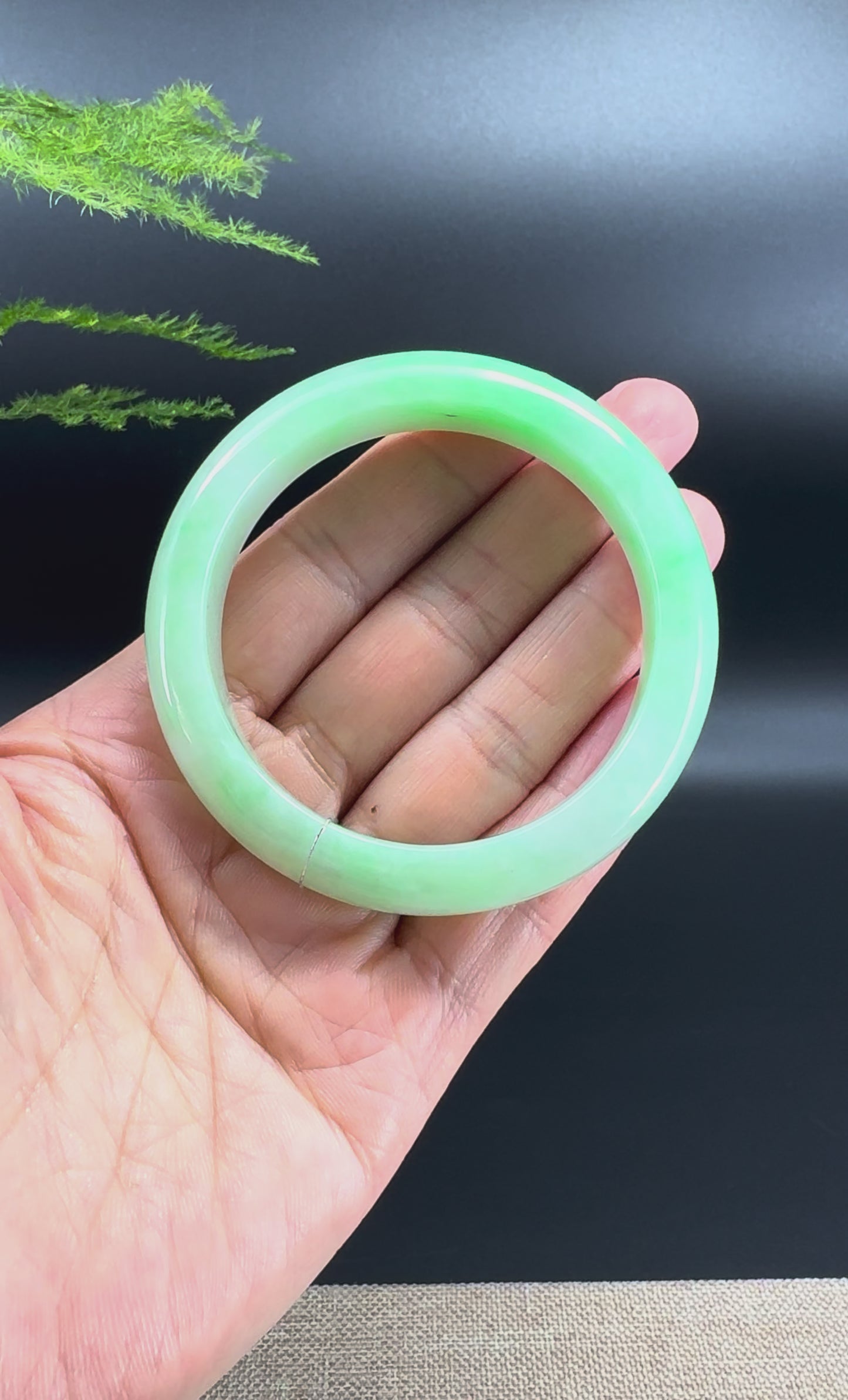 Genuine Burmese Green Jade Jadeite Bangle Bracelet ( 54.2mm )