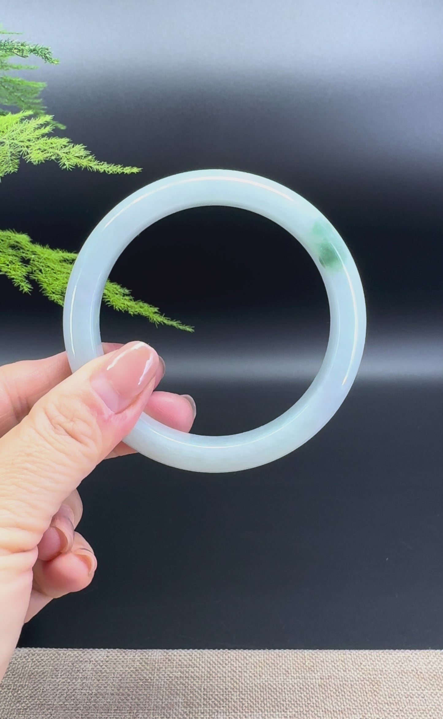 Genuine Burmese Green Jade Jadeite Bangle Bracelet ( 61.5mm )